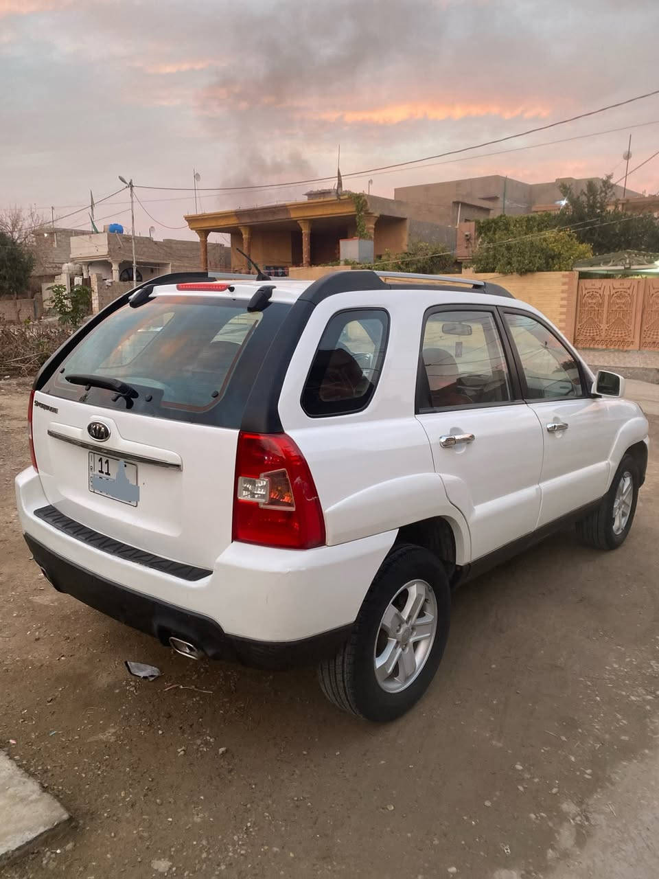 كيا سبورتج 2009 خليجي رقم بغداد الجديد الانكليزي
السيارة فول مواصفات/ ادامة عامة عليهة واستخدام شخصي 
صدر امامي خلفي شادة جديد وتخم تاير جديد شادة اقل شهر
قاعدة فيتم جديدة ادامة عامة عليهة كاملة السيارة 
(السيارة باب صبغ وجامرلغ بلادي باقي سياره مكفولة عامة)
محرك 2000 دوش
فتحة سلايت روف
شاشة عرض 
اي بي اس 
داخل بيجي + صاج
كشنات جلد
دسك امامي خلفي
لايت زنون جديد
بلاجكتور امامي
تخم تاير جديد ويل كب

المكان/ديالى المقداديه 
السعر  / 116
***********
