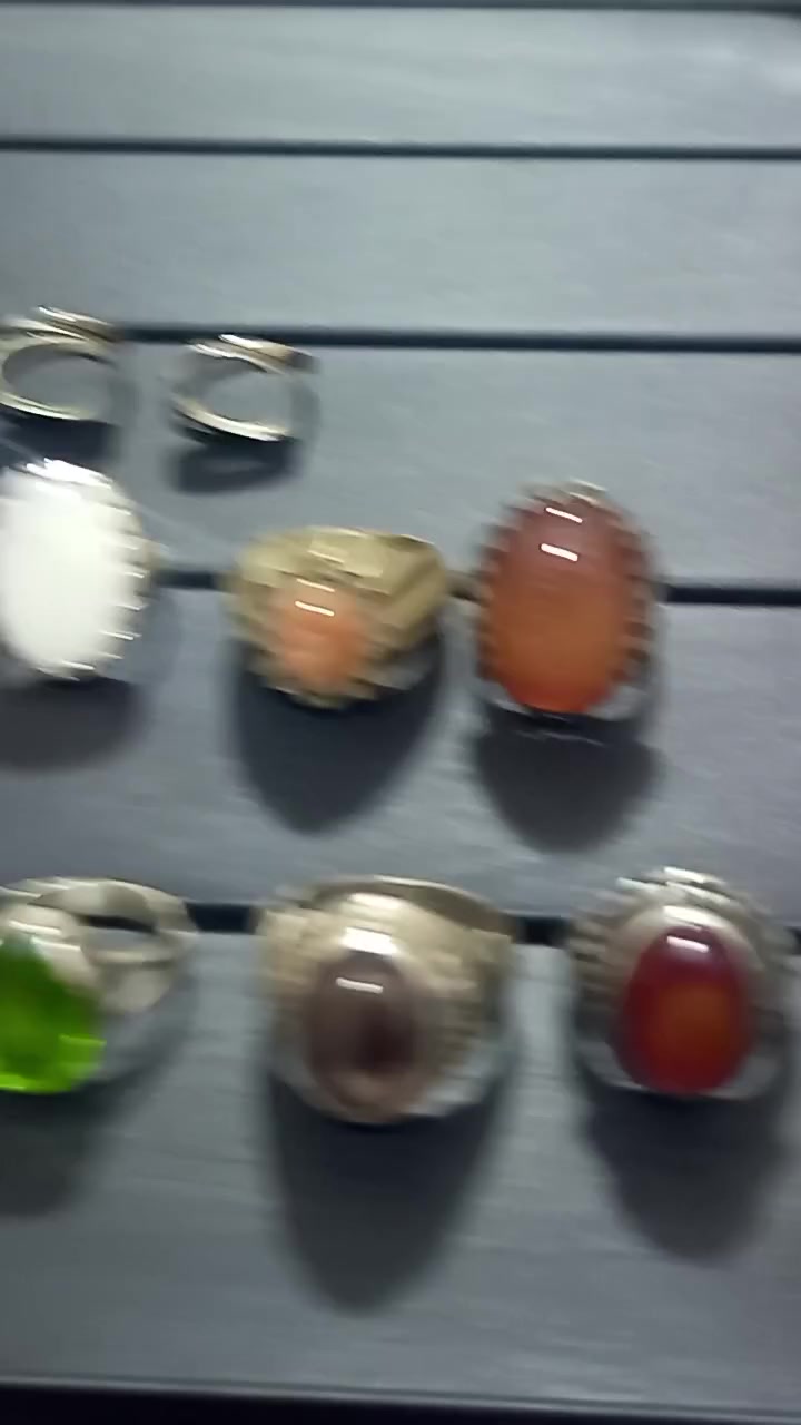 للبيع ومراوس تواصل خاص فضة عيار ٩٢٥


**إذا كنت صاحب هذا الإعلان وتريد حذفه لأي سبب، رجاءا أرسل رسالة إلى الدعم الفني**