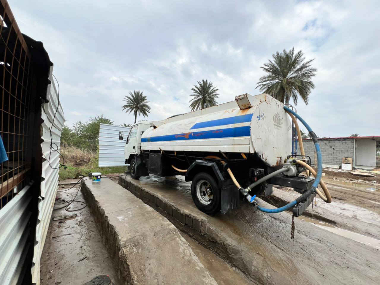 تنكر ماء للبيع كنتر كير محرك اكسن مكفول تخم تاير موديل ٩٣ حموله ٨ حصه كاز بدون تحويل العنوان بغداد المحموديه السريع الدولي جسر الرابع السعر ٥٠ وبيه مجال بسيط ***********\***********
