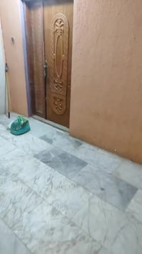 شقة • شارع تقاعد • ماء وكهرباء