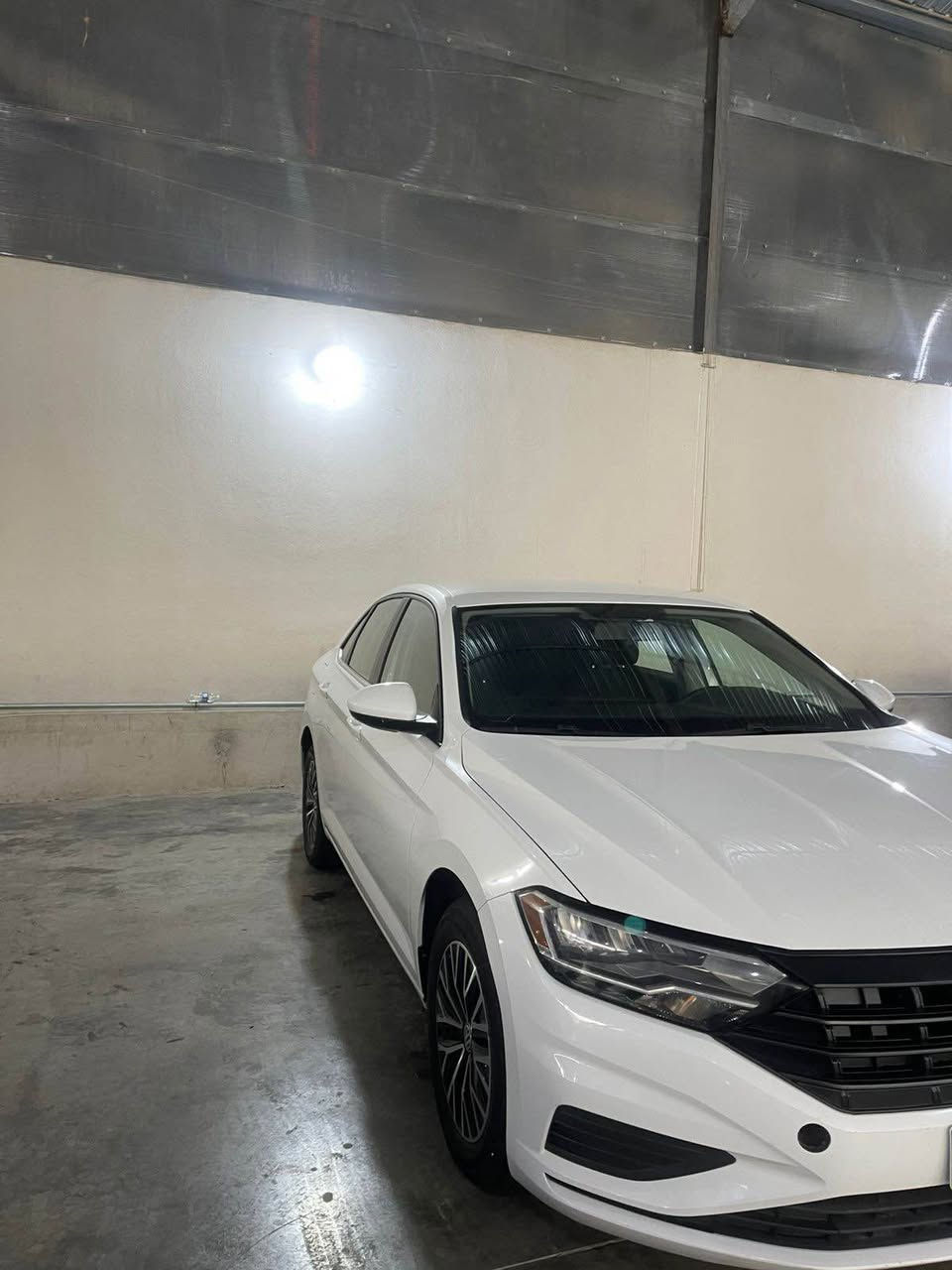 جیتا 2019
مواسەفات S
مەکینە 14 
77,000 ڕۆیشتووە
سەیارەکە بۆیاغی نیە 
تەنها یەک پەلە کارتی هەیە لەگەل یەک تەعدیل
0750 449 5447 سوران, أربيل
