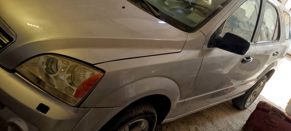 سلام عليكم سورنتو 2006 مكينه وكير وشاصي كفاله تخم تاير حداديه خير من الله للاستفسار ***********
