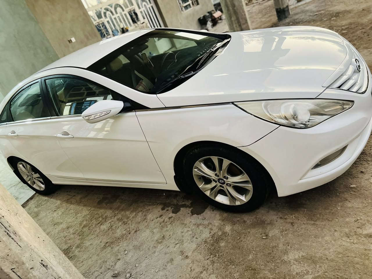 سلام عليكم 
سوناتا خليجي 2013 
بيه صبغ قليل بدون معجون جاملغ الخلفي عكس السايق
 صوره مرفوقه بالمنشور  
رقم بغداد باسمي تحويل ثاني يوم 
ماشيه167  محرك 2400حداديه جديده تخم تاير جديد 
السياره حلوه اكثر من الصور 
عنوان بابل المحاويل ناحيه الامام 
الخاص ماجاوب 
اتصل ***********
