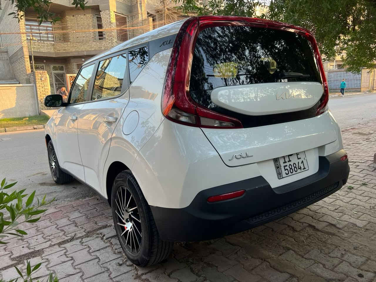 السلام عليكم كيا صول 2022 
رقم بغداد الجديد 

السعر 144 مجال بسيط 

سياره جديده بمعنى الكلمه صبغ جاملغ بدون دواخل بدون تبديل محرك وكير شركه بلاد سياره أخت الزيرو 
محرك 2000دوش 
رادار جانبي

توقف ذاتي 

قياده ذاتيه 

مانع تصادم 

شاشه كار بلي 

شاشه اعطال بلدشبول 
مانع انزلاق 
تحكم سترن جهتني 
منظومه زنون 

مكان سياره بغداد  لاستفسار 

***********
