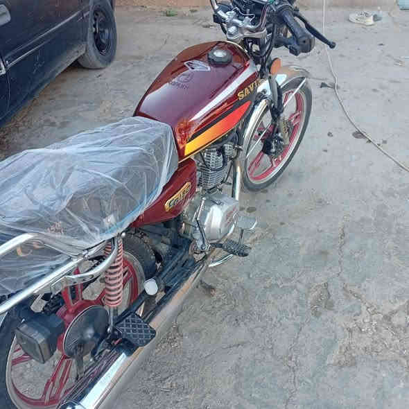 موطور يراني لبيع موديل 20 بيه كمرك تواصل نتصال عل هاذ رقم ***********
