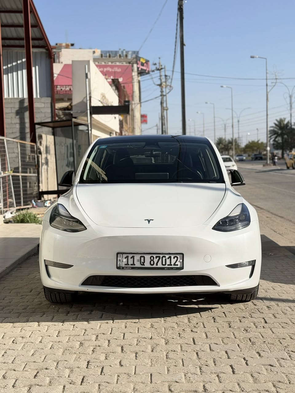 تسلا مودل Y لونك رينج دبل ماطور🚀
موديل 23 
رقم بغداد ومبرمجة اونلايين
41 الف مايل ماشيه  
*   سقف بانوراما زجاج 🪟
*   شاشة كبيرة حجم 15 بوصة
*   كاميرا خلفية
*   حساسات خلفية
*   كاميرا امامية
*   حساسات اماميه
*   كاميرا جانبيه
*   كراسي كهرباء جلد
*   كراسي كهرباء
*   كراسي مدفية
*   غرفة جلد مميزة
*   رادار امامي
*   رادار خلفي
*   رادار جانبي
*   مانع تصادم
*   محدد مسرب
*   كاميرات عدد 8
*   حساسات جانبيه
*   مثبت سرعة
*   كاميرات محيطيه °360
*   تحكم بالسياره عن طريق الشاشة�Auto Pilot نظام قيادة آلية •
*   عداد ديجيتال
*   تشغيل تلقائي
Full Self drive نظام قيادة ذاتية •
*   نظام (RCTA) للتنبيه عند الرجوع للخلف
*   نظام (RSA) لكشف لافتات السرعه للطريق ب نظام (PSC) الرادار الذكي لمنع الاصطدام
*   نظام (LTA) لتحديد المسار على الطريق
*   تشغيل عن بعد
*   الدخول الذكي
YouTube / WhatsApp / Tik ) نظام ترفيهي كامل متكامل يحتوي على •
(Tok / Netflix
Wifi •
GPS
اوامر صوتية •
*   اضوية امامية LED
*   اضوية خلفية LED
*   كشافات ضباب LED
*   إنارة امامية زنون Full LED
*   إنارة امامية Auto
  نظام محاكة ذاتي للسياره من الخارج

مكان السياره كربلاء 
لاتصال 
***********
