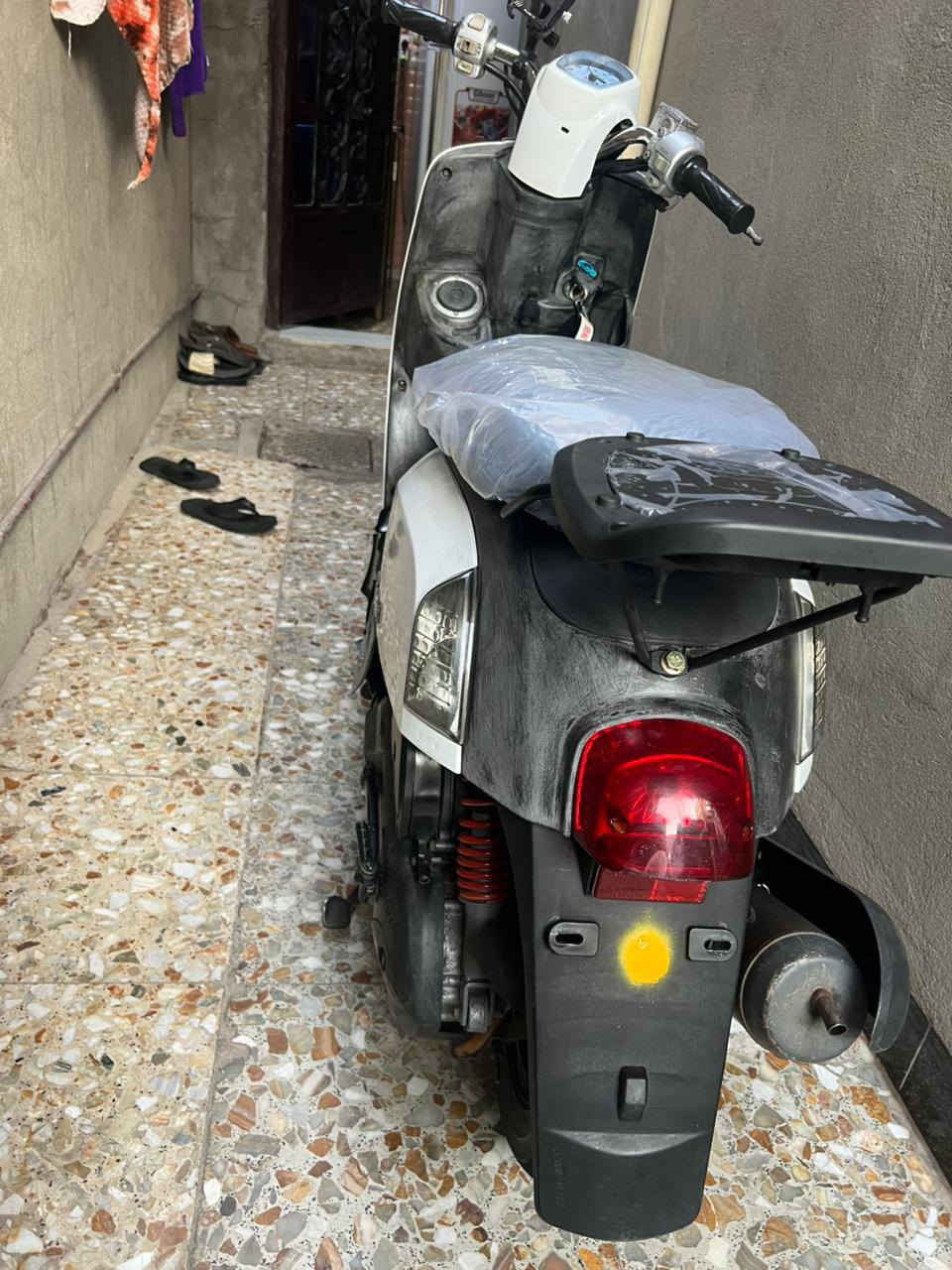 سلام عليكم دراجه بوليس مكفوله من كلشي برغي مامفتوح بيها تجي وتشوف كبال عينك مكينه بلاديي بلاديي مامطخوخه دراجه كامله كهربائيات تايرات بريكات  السعر800 وبيها مجال حك الجيه مكاني البياع***********
