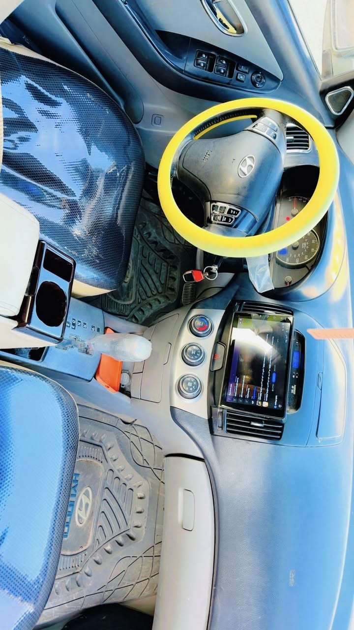 سلام وعليكم انترا موديل 2010كير ومحرك وحداديه خير من الله تخم تايرات سعر 74$
اتصال
***********
