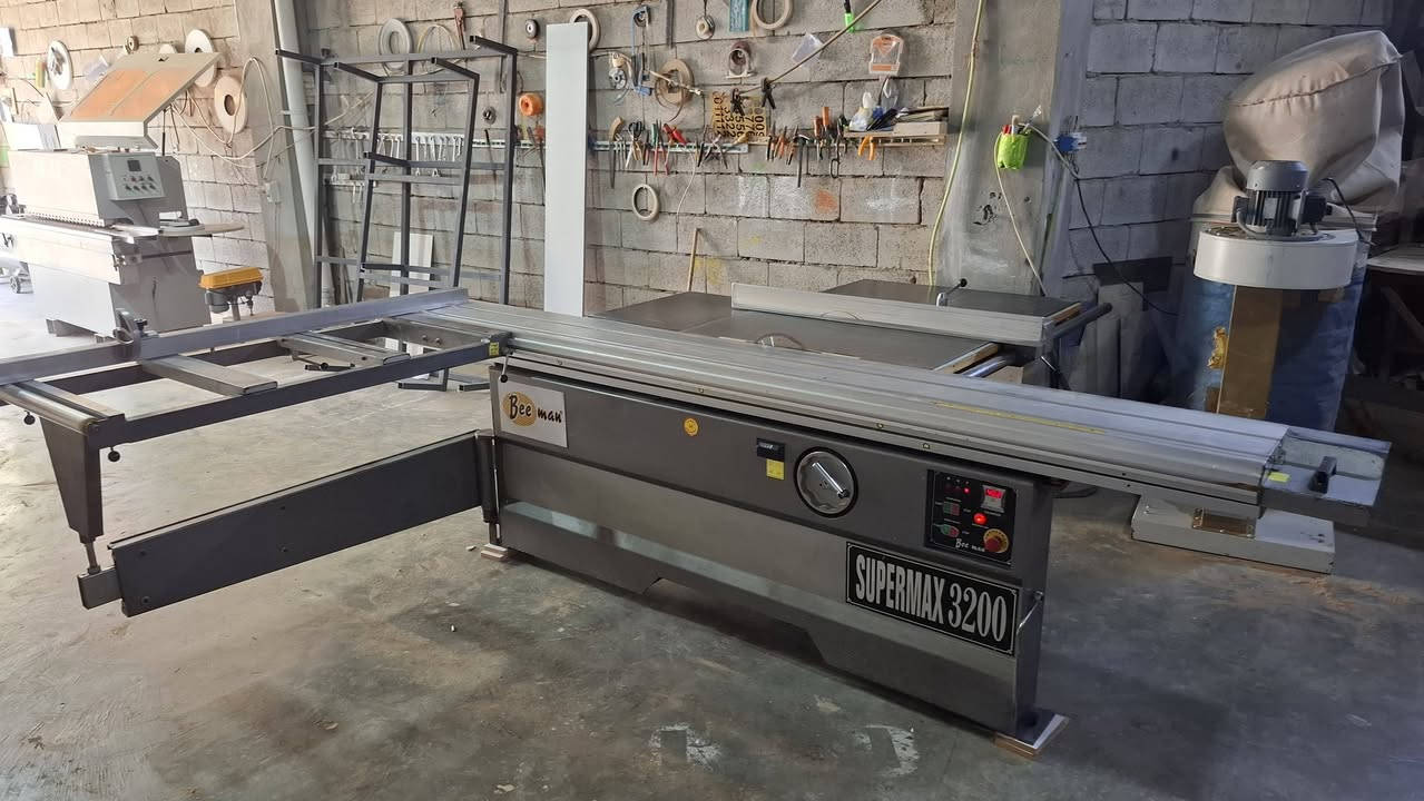 معمل کامل للبیع 
منشار کتر ترکي قیاس 320 دبل ماتور قیاس 45 
مکینە لاسقە کلک ثلاث مراحل 
کومبریسر 240 لتر 
مکینە غبار 
کلش نضیف كله بشرت 
رقم موبایل ***********او***********
