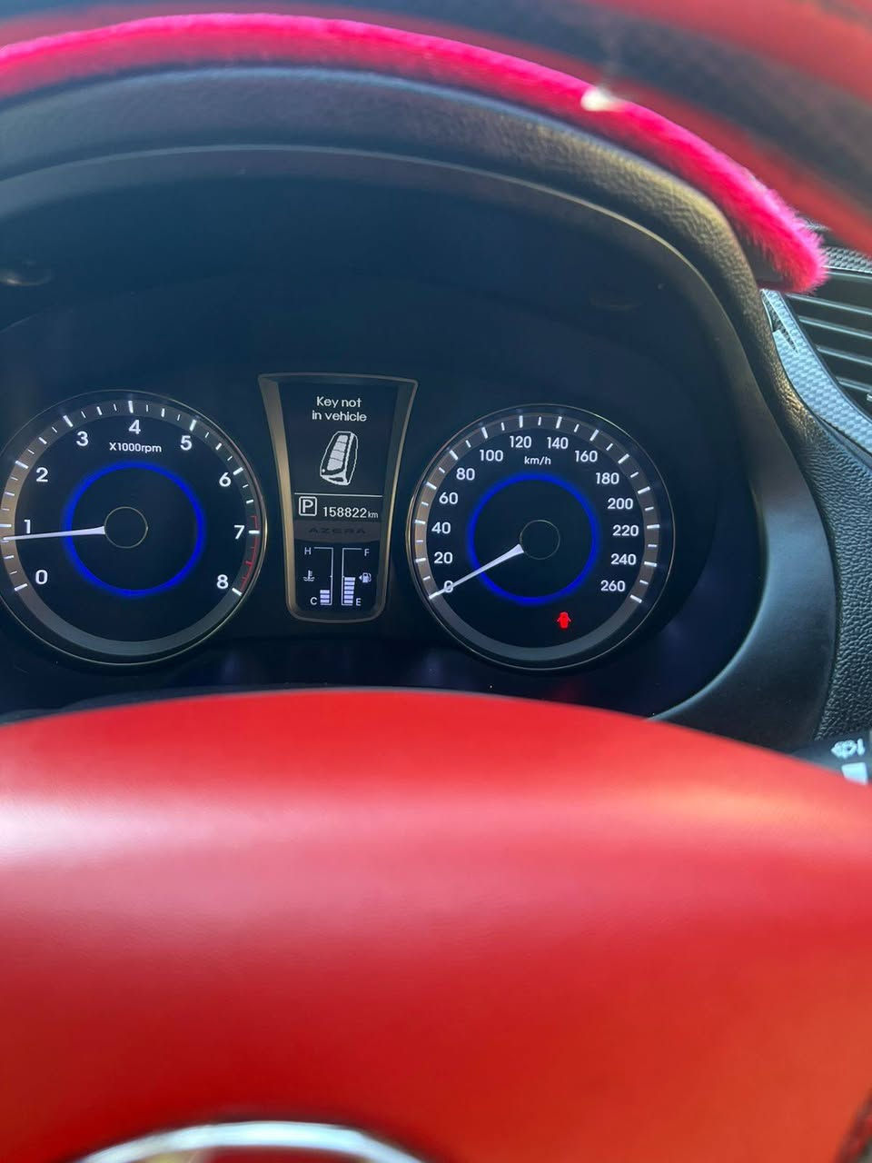 ازيرا 2014
محرك 3000 المرغوب .
محرك وكير شرط مامفتوح ولابرغي نظام بلاد
ابيض صدفي
غرفه باكملها مشتغلها 
سقف روز رايز + قماش شاموا
سقف بانوراما 
بصمه تشغيل. بصمه أبواب. بصمه صندوق 
بيها كارت بالداير الخلفي . اثر شخط بباب البيت 
سيارة مكفولة من الحادث والكص 
محتاج ومستعجل على بيعتها 
والبي خير ويدلل 
***********  واتساب الحمدانية, نينوى
