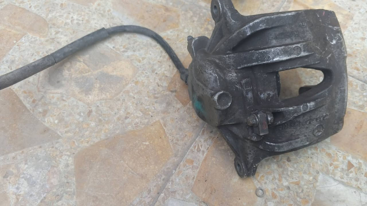 السلام عليكم غراض مارسدس W211
الدواسة 35
كمبريسر شغال 150
فج بريك امامي ايسر 40
قبق دبه راديتر 10
ستد قصير اصلي 5
ستد طويل تجاري 2
مسطرة ونوزلات 60
جويتر 35
فابريتر تبريد 50
جك 25
شاشة اندرويد ١٠٠
مكاني البصرة الرقم ***********

