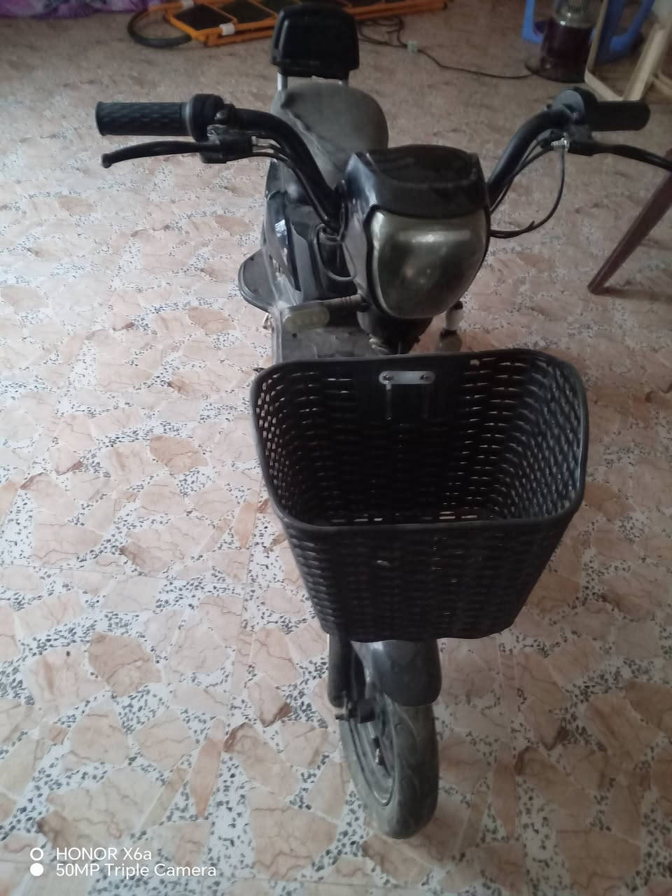 سلام عليكم دراجات شحن 2البيع قيمهن وخذهن وحده شغاله كامله وحده عطلها بصيط بس يده مال سكليتر ***********مكان ديالى بهرز ابو خميس تصل
