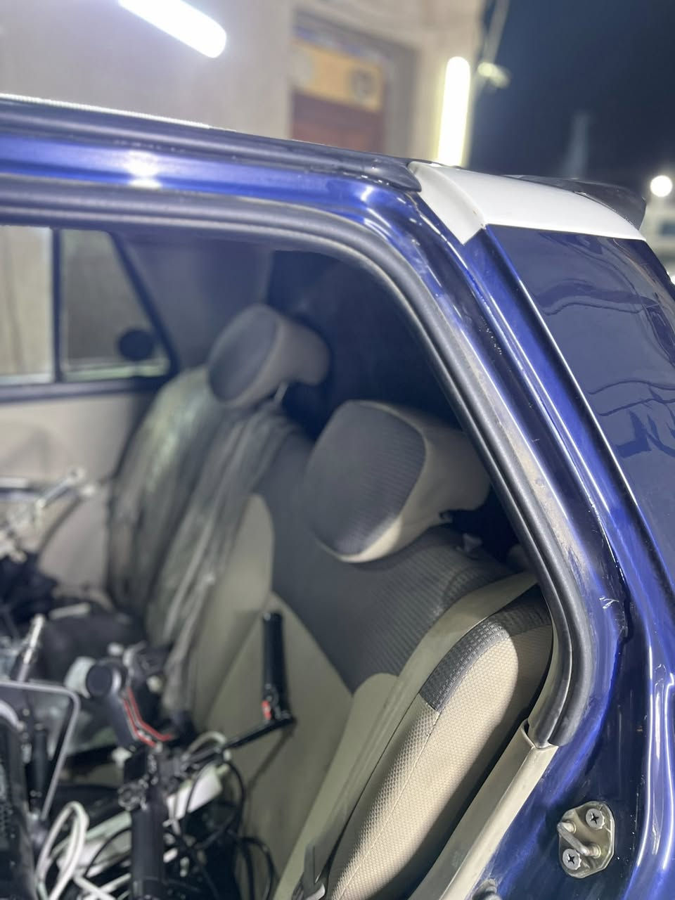 السلام عليكم ليفان 320 مستر بن
السياره موديل 2013 السياره صبغ بلادي
عليه وأيد بدي 
شاشه لمس ام الماوس 
ويل رياضي نفس حجم الويل البلادي 
السياره بيه نضام سكيورتي وجامات اوتو 
السياره سنويه 2029 وهزه جديده ما ساقطه 
السياره نضيفه بيه شويه نقوضات بسيطه بس ك مظهر ممكن
بس السياره مكفوله كير ومكينه وشكد متزيد تكبس اكبس 
تبريد شغال وأنسه حماوه السياره بيه مروحه ياباني
السياره سعره 43 وبيه مجال كلشي موجود ب سوق وكل الأسعار السياره ب اسمي  
مكاني بابل حله رقم ***********
