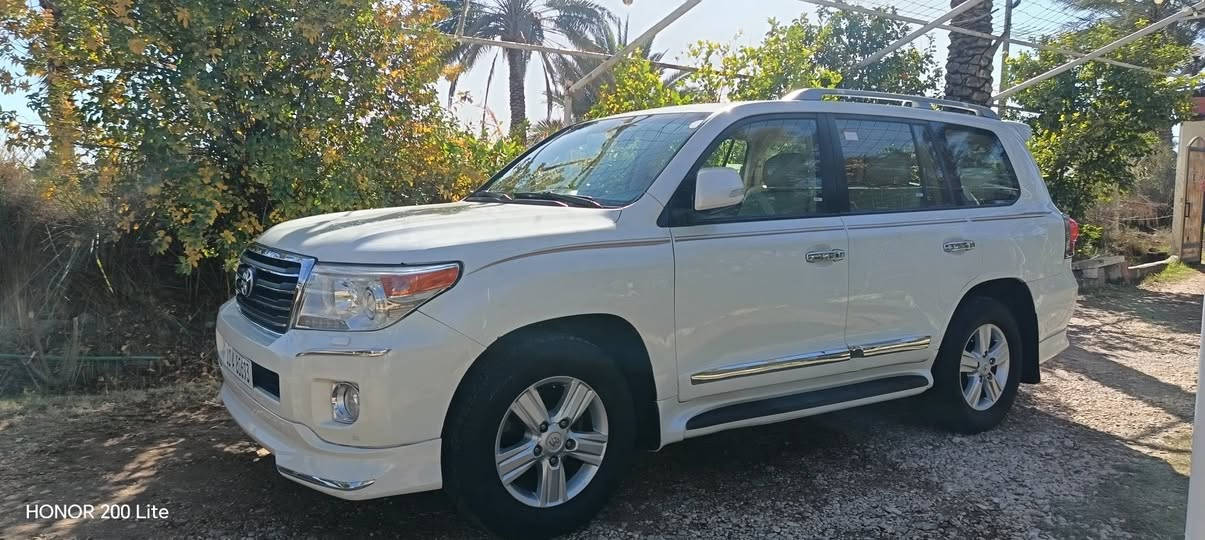 لاندكروز 2012 بريم GXR رقم بغداد انكليزي 
مكفوله من الصبغ والفتح والتبديل ( فقط بارد بسيط) 
فول مواصفات كشنات بقلاوه تدفئه تبريد كهربائيه 
كامرات اماميه شاشة كبيره
كير وحداديه كفاله جديده جداً 
تبريد 3 قطع سبعه راكب  زراك لايت 
منظومه زنون مري قلاب محرك ( الكبير) 
6 سلندر ماشيه 168 حقيقي شرط  (الجرس)
 مكان بابل السعر 337 $
 للأستفسار ( ***********)
