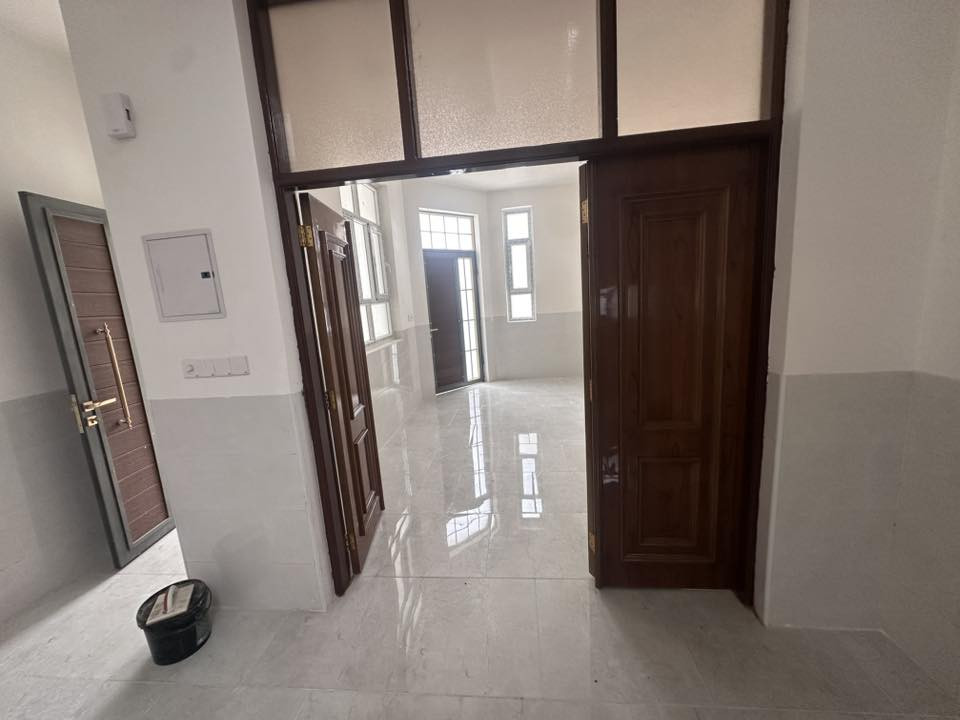 دار للبيع جديد غير مستعمل
المنطقه البكرلي البو حمير ٤٠ م عن الشارع الرئيسي 
المساحه ١٠٠م 
طابقين 
درجه اولى 
اساس رفت بناء طابوق كامل من جميع النواحي 
سخان ماء وماطور 
السعر ٩٢ مليون وبي مجال 
طابو سند زراعي ٢٥ 
***********
