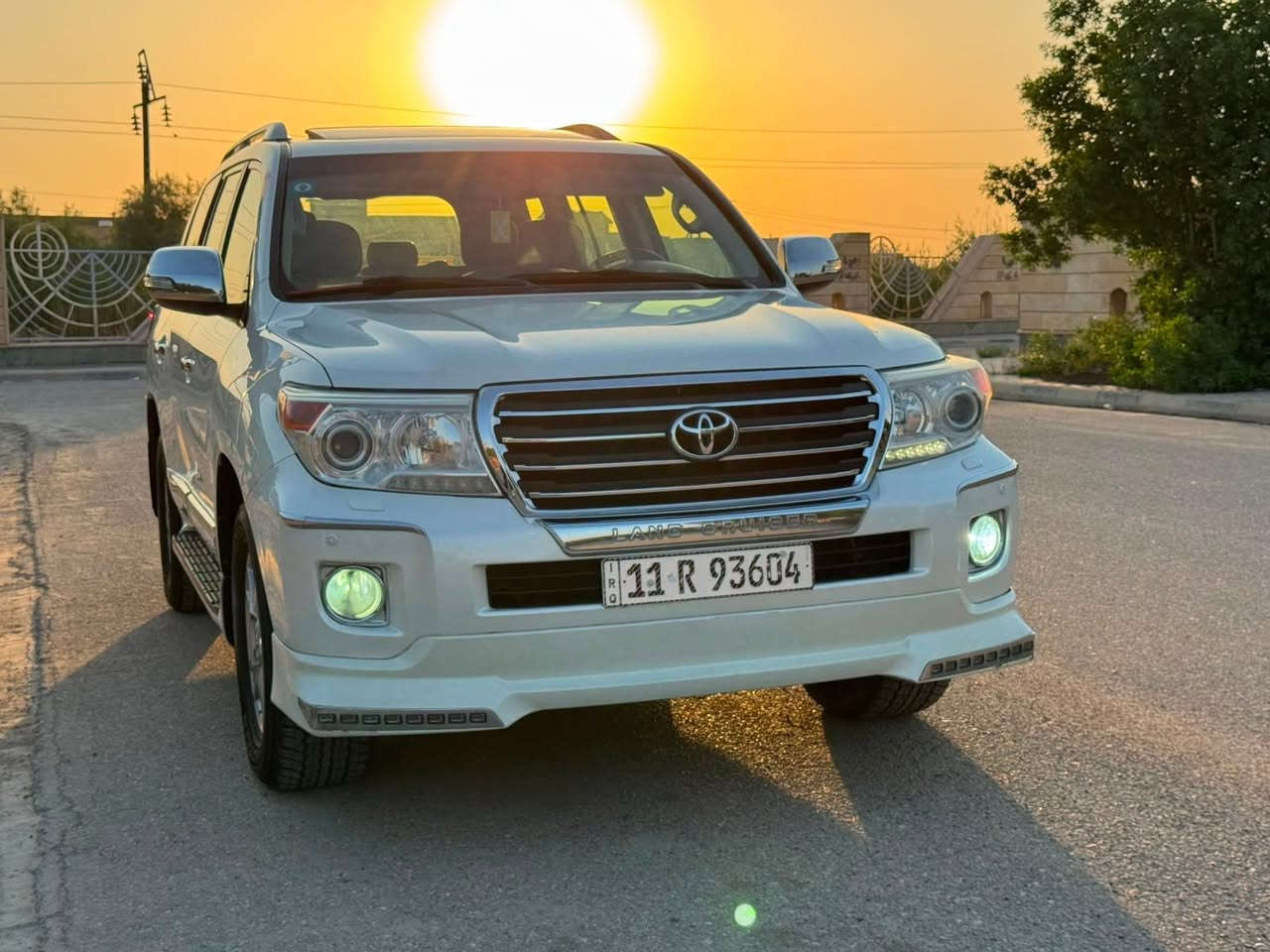 تويوتا لاندكروز 2014
كفاله عامه من الصبغ 

فول مواصفاتGXR 

V6 

ماشيه 107 الف حقيقي
395$ ورقه وبيه مجال 
***********
