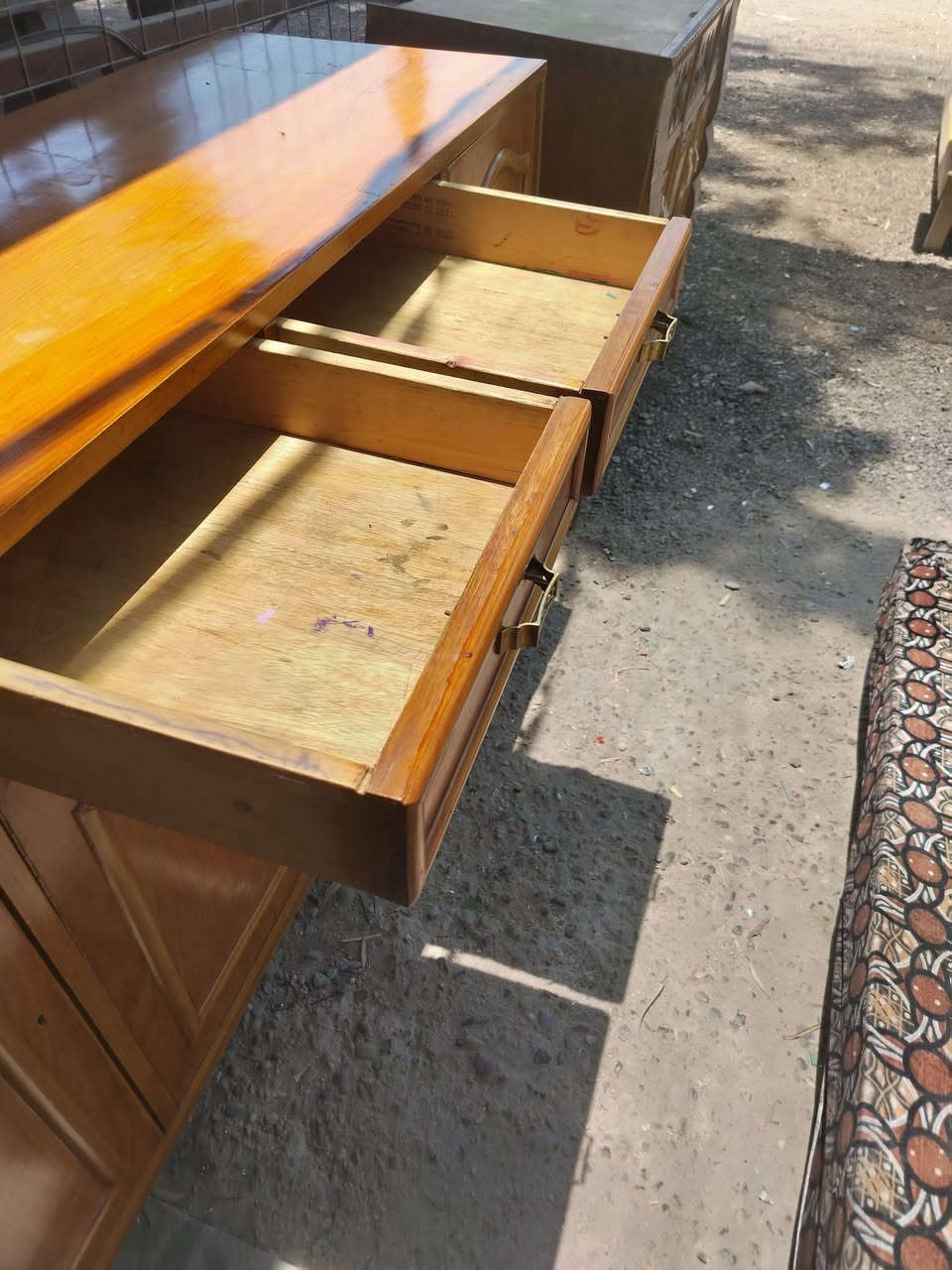 السلام وعليكم بوفيه حطاطه مستعمله نضيفه للبيع مكان بغداد ابو غريب استفسار ***********
