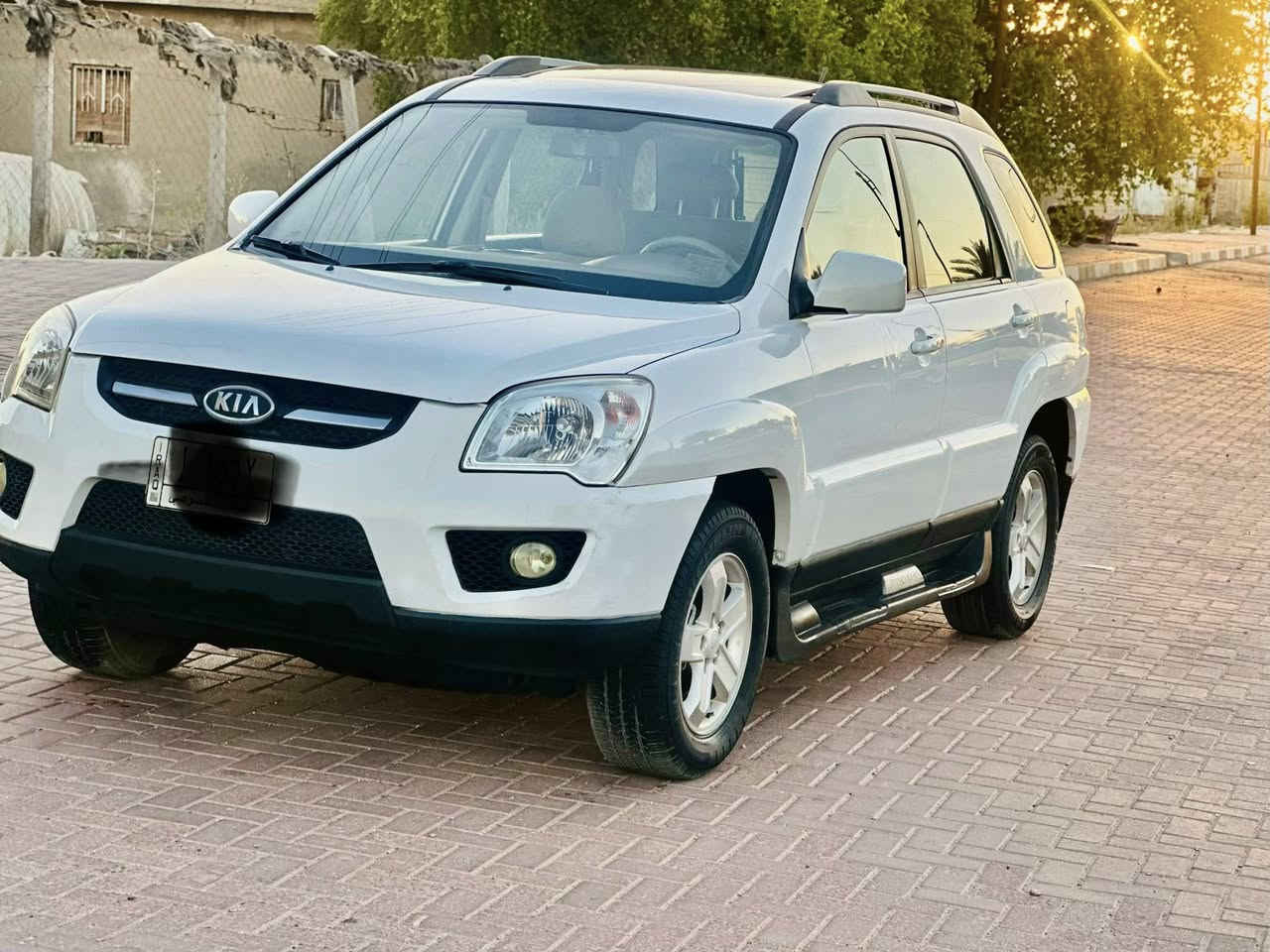 السلام عليكم سبورتج 2009 كفاله عامه من كلشي من تبديل وصباغ والفتح وكير ومحرك ما مفتوحات جديده سيارا 
كير محرك حداديه تبريد كله كفاله 
سياره اب اسم عمي فول موصفات 
فتحه 
داخل بيجي 
شاشه
داخل صاج 
محرك 2000 دوش مامفتوح 
ماشيه 200
سويه الى 2029
عنوان كربلاء 
سعر 119
رقم الهاتف ***********
