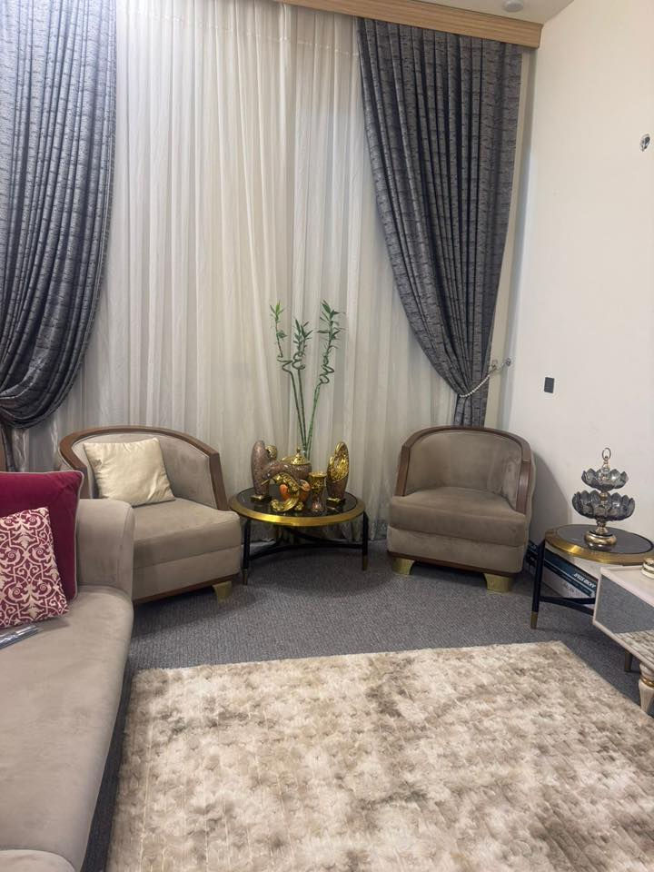 تخم جديد جدا سعر 950 سعر بهوم سننتر 22$ ورقة الشراي يتصل ***********
