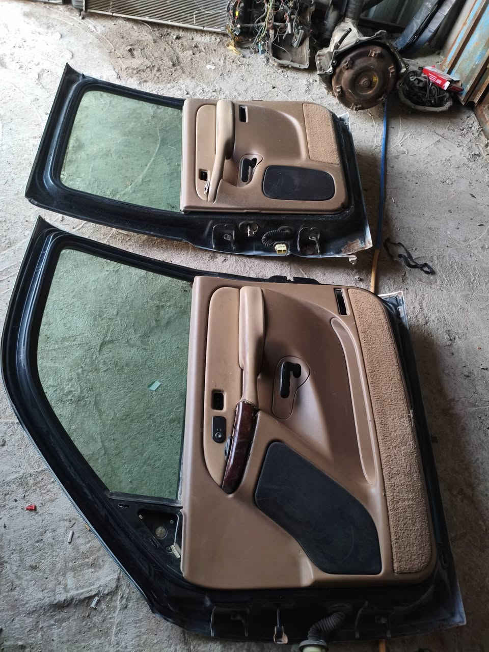 سلام عليكم غراض الفينيه تفصيخ شرط الشغل واصليه بسعار مناسبه العنوان السماوه قظاء الرميثه رقمي  تصال او واتساب *********** يوجد توصيل جميع محافظات العراق
