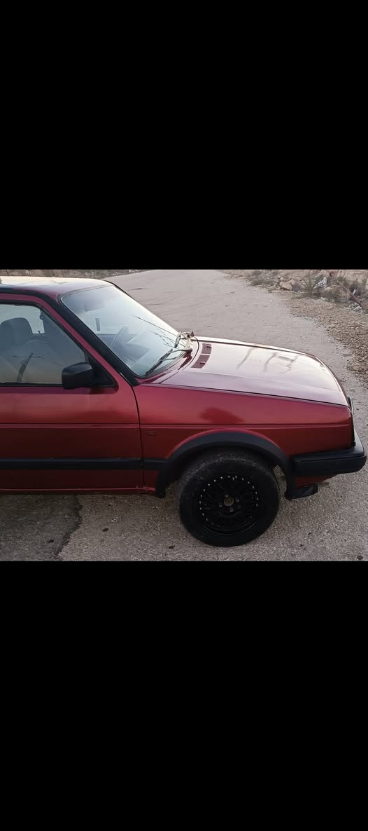 كولف عظم موديل 1990  سياره جاهزه مابيها اي نقص صدر امامي كامل كله جديد والخلفي دبلات جدد محرك 1800 كير عادي سياره ما بيها نقص سعر٣٠ وبيها مجال 
 ***********
