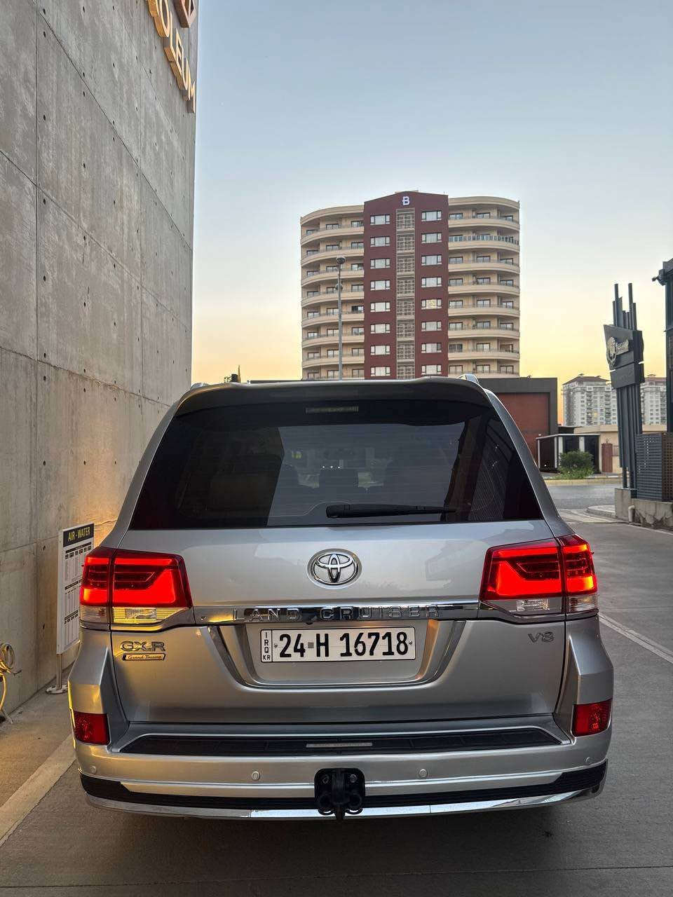 Land Cruiser 2017  V8  GX.R 
مودیل 2017  
8 سلندر 4600
فول مواصفات GX.R معروفە (کشنات جلد و کهربائ - لایت لید و زینون - بصمە و تشغیل عن بعد - 8 ایرباک - ثلاجە - شحن موبایل - 3 شاشات بلادی - سلاید و بعد بیلا هوایە مواصفات 
———————————————————————————————
مکفول کفالە عامە بدون صبغ  - بدون رصعات - بدون شخط حتی الرمل مابیها بس بیها بارد کلش صغیر و میبین لوککککک

———————————————————————————————

ماشی 105 الف کم حقیقی 
سنویە جدیدە و بسمی تحقیل و الوکالە حاظر نفس الیوم 
تایرات دانلوب اصلی و جدیدە و مسویلها سیرفس کامل 
———————————————————————————————
سعر بلاششششش جو سوک 398 ورقە و مجال کلش بسیط
مکان سلیمانییە السليمانية, العراق


**إذا كنت صاحب هذا الإعلان وتريد حذفه لأي سبب، رجاءا أرسل رسالة إلى الدعم الفني**