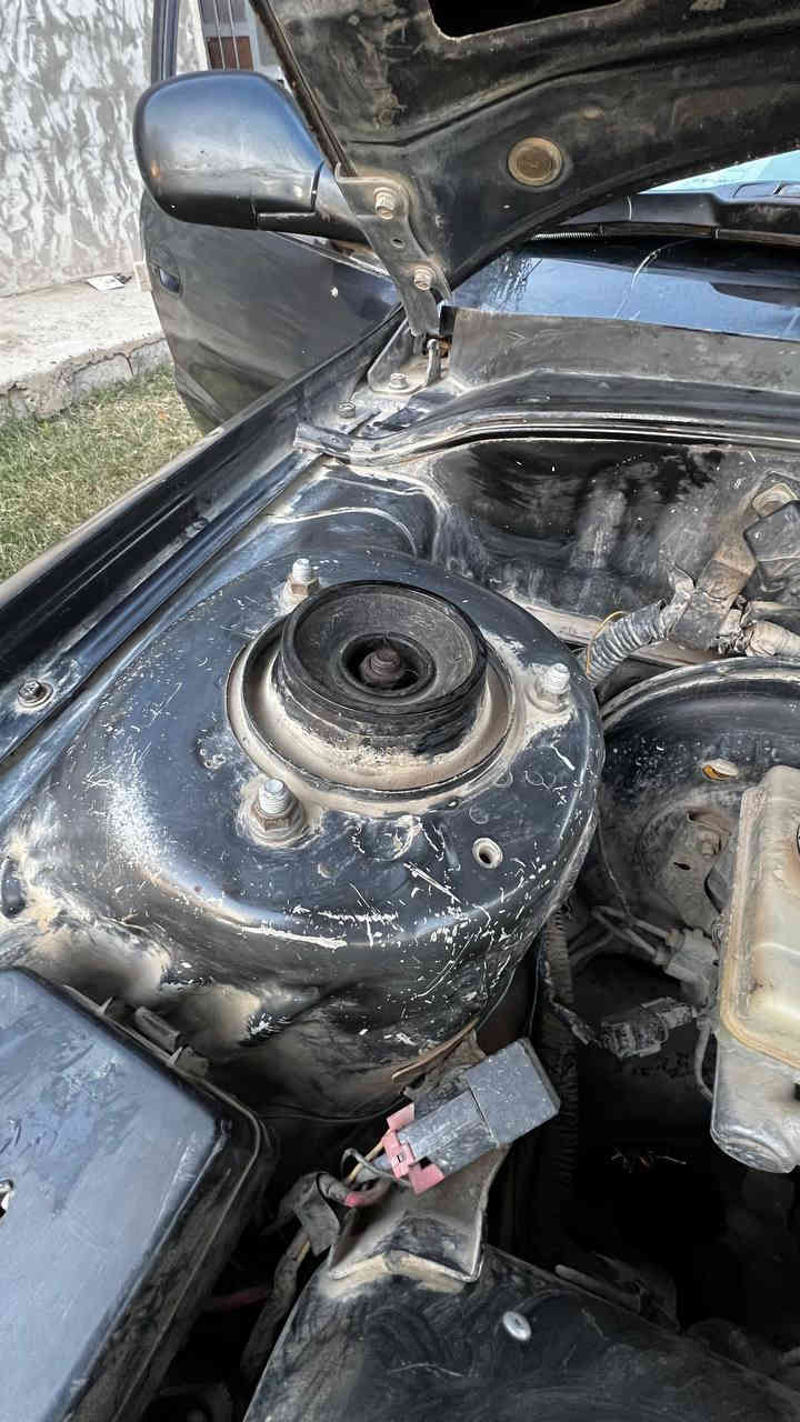 السلام عليكم
سوناتا تو 1991 گير عادي يعني سيارة نشطة  وسيارة مال جناي ع ايدي 
.محرك2000
. لون حبري ملون
.سنوية ب أسمي شرط التحويل
.رقم انگليزي جديد
.سيارة گشرها نظيف ونصبتها گدامكم 
.عضمتها جديدة
.السيارة لاتبخير ولاصرف بانزيين
.محرك وگير حاوية
.حدادية معمرة
.سنتر لوك ريمونت
.منظومة تبريد كاملة نقصها كمبريسر
.تخم تايرات جديد
.كشنات بلادي
.كهربائيات شغالة
.لايتات اشاير كلها شغالة
.الجام بيه ثگل ب الصعود والنزول
.راديتر جديد
.درايم شفتات حاوية
.ويالة بلادي
.منظومة نوزلات جديدة
سـعـرها ٣٩ قفل مكاني بغداد الدورة السيارة خير من الله لحد يعامل او يكسر وبـ العافية ع الي ياخذها 
رقمي
‏ *********** ‏
