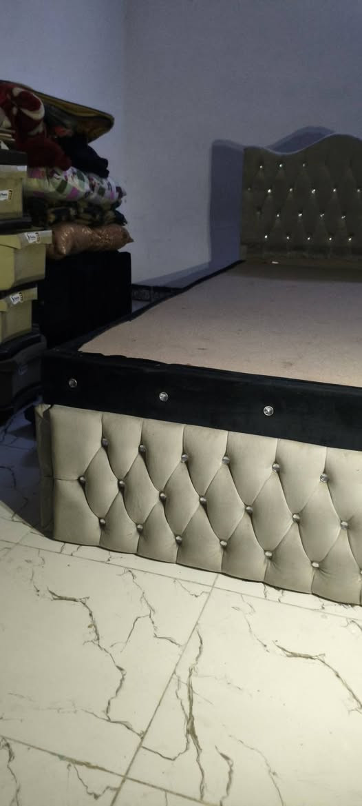 البيع 

الخشب اذه ما تكمز فوكه. مرجوع هيه ول  جديده سويته 250 الف شهد الله  هسه حتجيت وايد ابيع سعره 150 مكاني اسره ومفقودين  الشراي  يخبر واني بخدمته ❤️‍🩹 رقمي ***********
