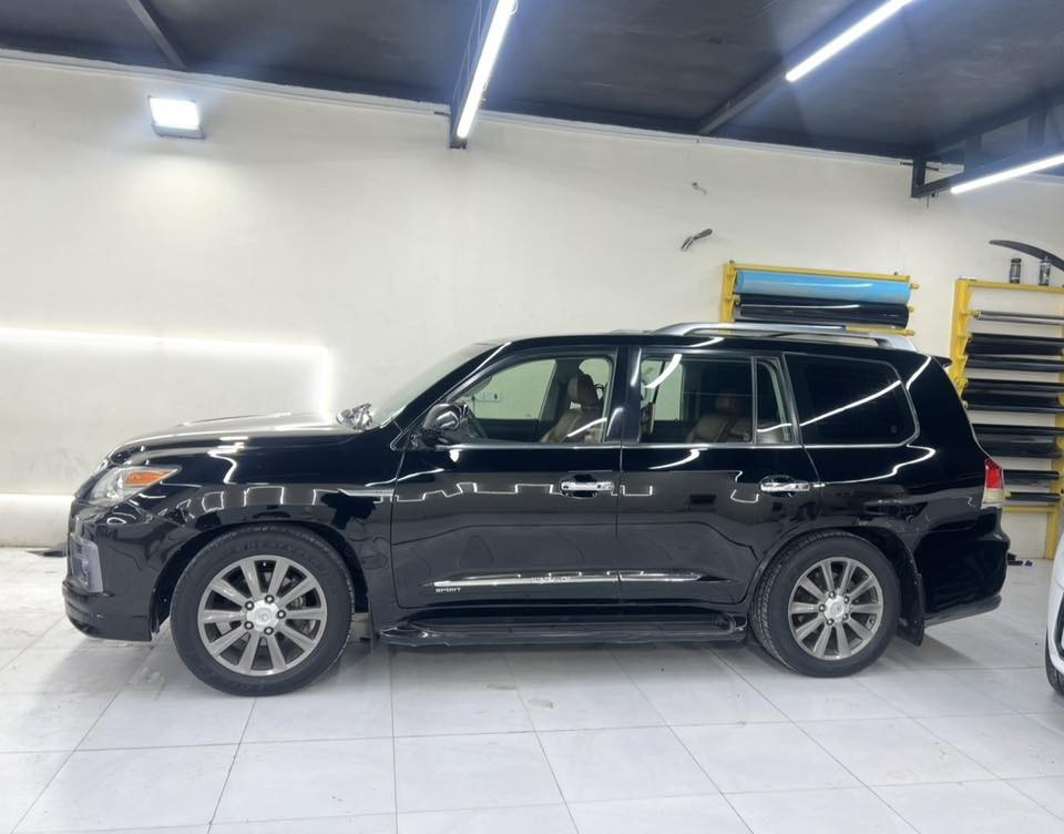 لكزس LX570 2012
Super sport
اعلى فئة 
رقم بغداد 
مكينة وكير مشروط 
ادامة كاملة جاهزة من كلشي 
السعر 354 وبيها مجال بسيط 
للاستفسار التواصل ***********
