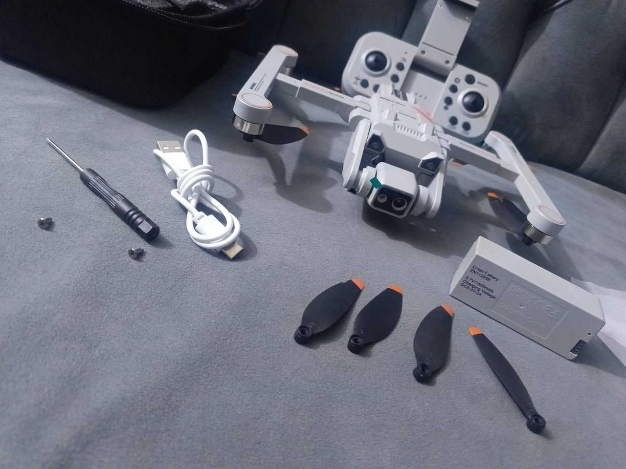 درون drone RG700 pro max جديد كبس شركه شرط مفحوص وضمان يجيك فديوه خاص ب اسمك 
السعر 50 الف الحجز وتساب ***********
