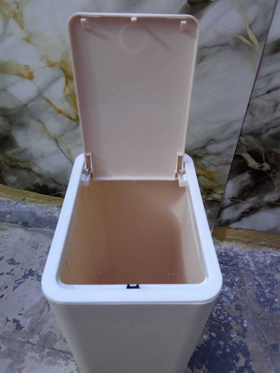 سلات نفايات قطعتين بهذا الشكل تخفيض اول تم ١٥ الف


**إذا كنت صاحب هذا الإعلان وتريد حذفه لأي سبب، رجاءا أرسل رسالة إلى الدعم الفني**