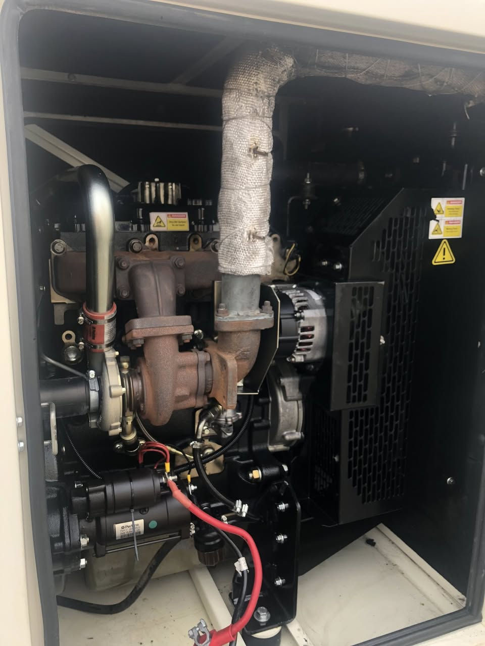 سلام عليكم
مولدة بيركنز كاتم تكسان 
67 KAV كاتم ساعات قليله مشتغل 
***********
