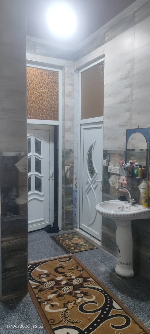 الى أصحاب المواكب والحسينيات..
بيت للبيع 207م ركن موقع مميز طابو زراعي سند 25 مع محل مقابل شارع حلة،كربلاء وطريق الزائرين مباشرةً في أبي غرق حي السجاد(الدليمات) مقابل دائرة مرور أبي غرق..الأبعاد 9م×23م السعر 120 مليون يتكون من :-
غرفتين نوم،صالة،مطبخ،استقبال صحيات داخلية وخارجية،گراج،
محل.. للاستفسار الاتصال على الارقام التاليه:-
***********
***********..واتس ٱب
