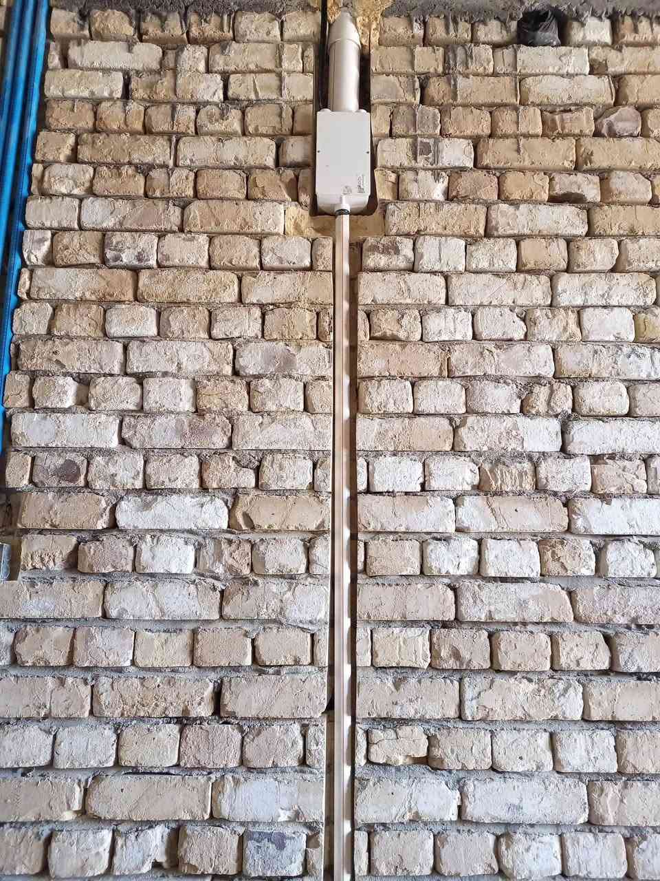 عمل تأسيس كهرباء سيمنز وفق أعلى معايير الدقة والأمان ⚡في هذا الموقع تم استخدام البوري للمغذيات الرئيسية للغرف، وكذلك لمنظومات الكاميرات والستلايت لضمان الحماية والتنظيم وسهولة الصيانة مستقبلاً.

كما تم تنفيذ المغذي الرئيسي من البورد الخارجي إلى لوحة التوزيع الداخلية بواسطة بوري أرضي قياس ٥٠ ملم وبعمق يتجاوز ٦٠ سم لضمان الأمان الكامل وتحمل الأحمال.

الأسلاك المستخدمة: الفنار الحراري الأصلي لضمان الجودة والعمر الطويل.

نحن لا نقدم مجرد شغل كهرباء…نحن ننفذ تأسيس مدروس يضمن الراحة والأمان ويجنب الزبون المشاكل مستقبلاً. ✅

تنفيذ كادر الماستر للتأسيسات الكهربائية وبوردات السيطرةثقتكم مسؤوليتنا… والجودة عنوان شغلنا.

*********** 
واتساب
