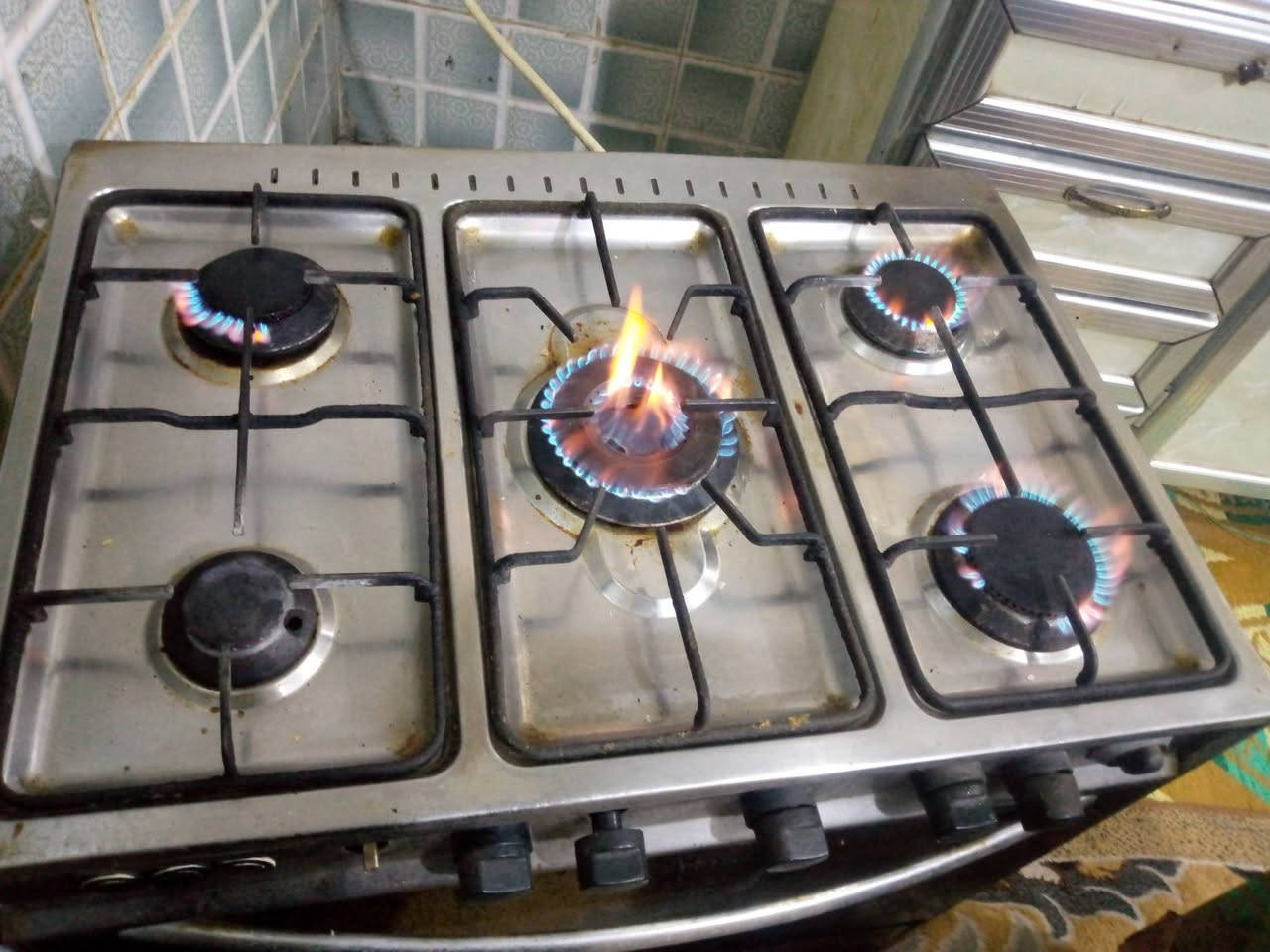 طباخ شغال خمس مشاعل وفرن شغال ب100.طباخ أربع ساعات مشاعل وفرن شغال ب75بيهن مجال
.مكان تجاوز حي الصناعي كربلاء


**إذا كنت صاحب هذا الإعلان وتريد حذفه لأي سبب، رجاءا أرسل رسالة إلى الدعم الفني**