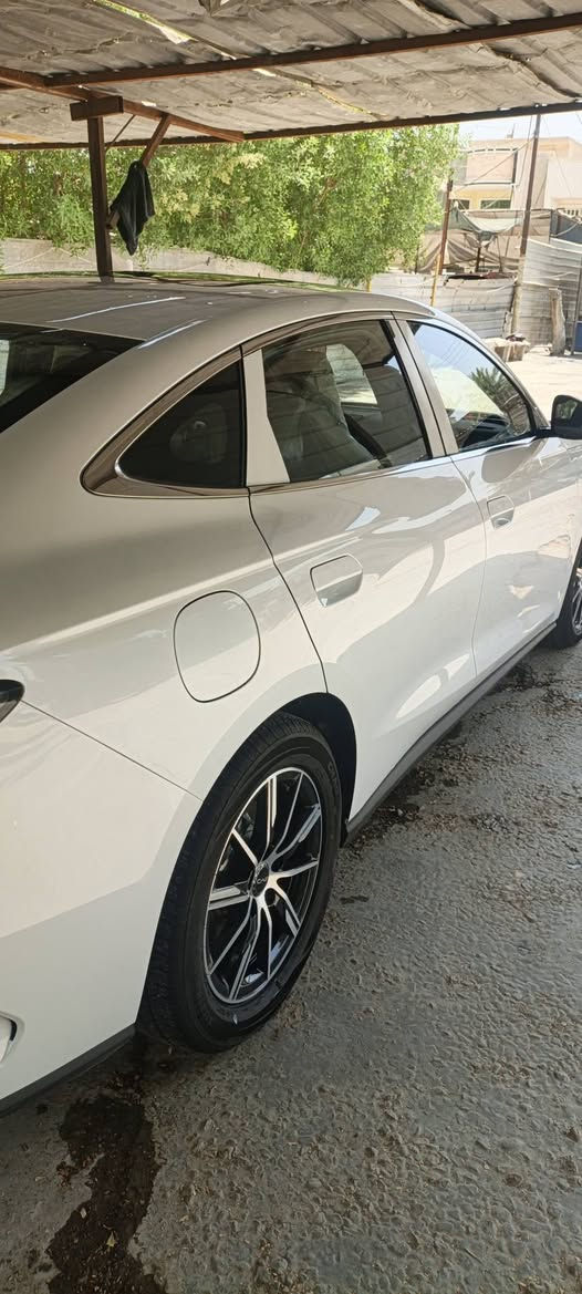 السلام عليكم BYD سيل 6 مديل 24 رقم بغداد بسمي شرط التحويل ماشيه 12 الف كلي بيهه طخه موضحه بالفديو السياره اربع كامرات رادار بنراما كرسي السايق كهرباء اناره ترحيب اناره اسفل البيبان شاشه جبيره دواره منزل كل البرامج داخل ابيض جلد تبريد قطعتين بطاريه 90 لد نهاري هواي بيهه مواصفات بعد رايدهه 23.700 مليون وبيهه مجال بسيط اوكلشي اكو بالسوك 
*********** مكاني بغداد الكرخ
