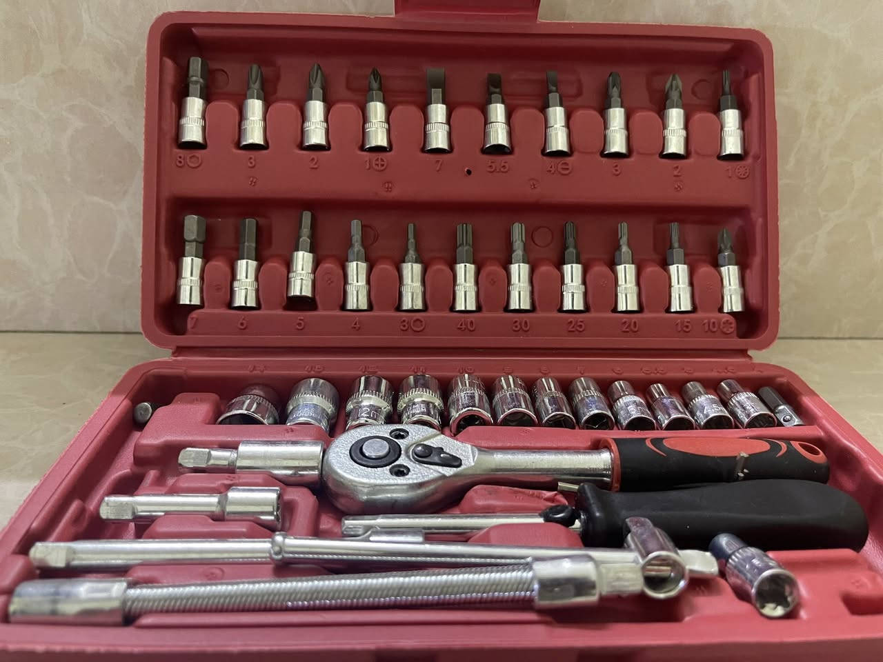 سلام عليكم سيت لقم بسعر 4لاف 
مكاني بعد يوجد توصيل ***********
