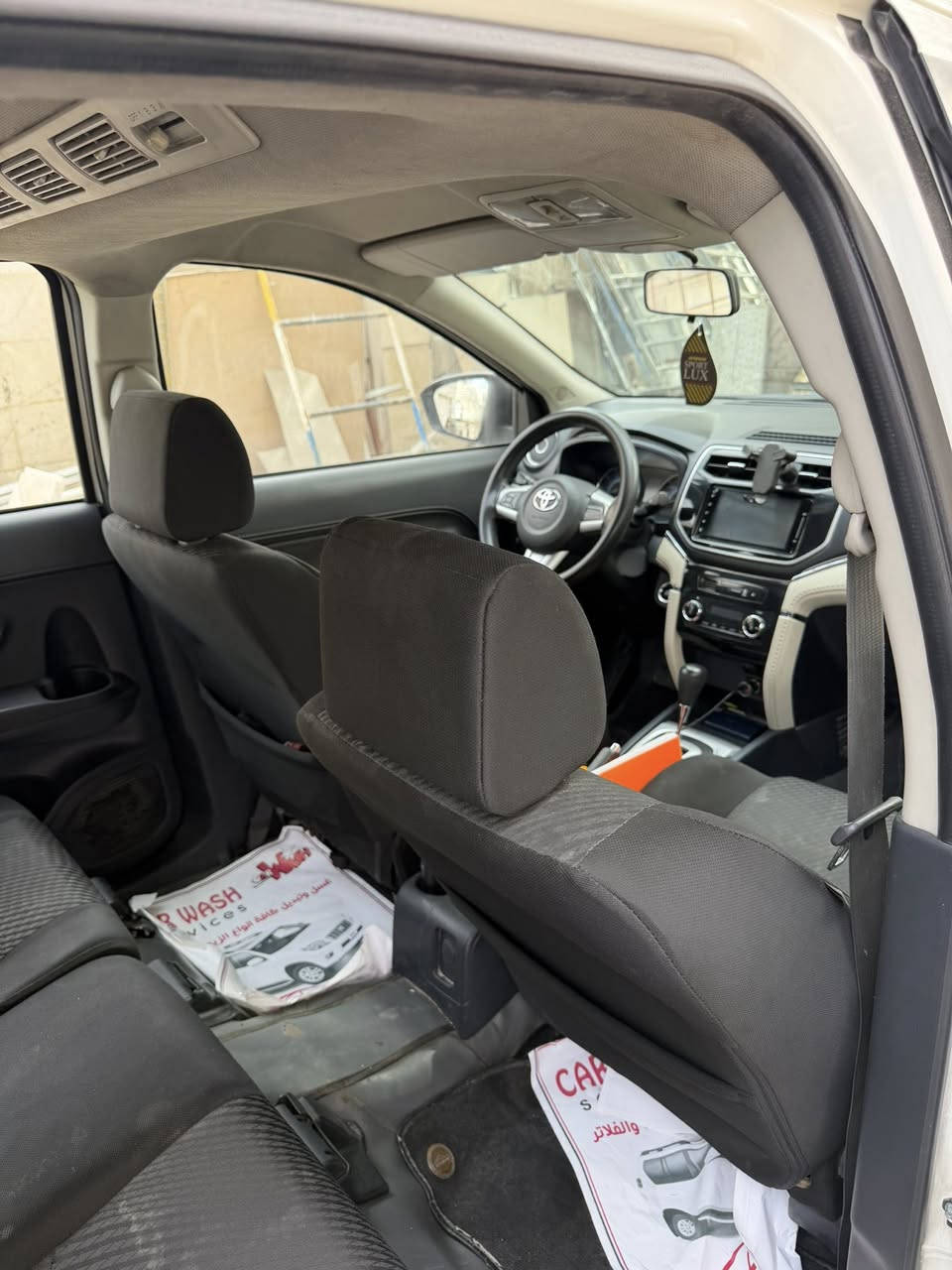 تويوتا راش (2020)🤍🔥
🛡️ مكفولة

📝 رقم بغداد وبإسمي
⚙️ محرك 1500 سي سي 4 سلندر DUAL VVT-i
⛽ نظام اقتصادي للوقود ECO
🚦 نظام مانع انزلاق ABS
🛑 نظام الثبات الإلكتروني ESP
🚘 كير أوتوماتيك
❄️ تبريد قطعتين أمامي وخلفي بالسقف
👨‍👩‍👧‍👦 مقاعد 7 ركاب
📡 حساسات خلفية
🪞 إشارات بالمرايا
💡 أضواء LED نهارية
🔦 لايت زنون (عالي + واطي) LED ثلجي
📏 ممشى 135 ألف كم
🌫️ باك لايت ضبابي
🎵 مداخل Bluetooth / AUX / USB

📮 السـعـر ✅ 158

مكان تواجد السيارة: بغداد /الكرادة
رقم صاحب السيارة: ***********
