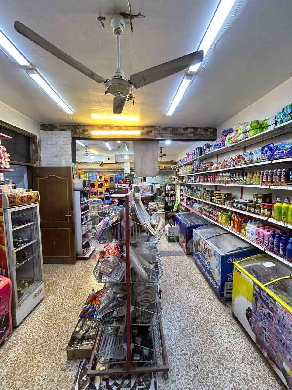 السلام عليكم
الأسواق للبيع المساحة 100 مربع 
بغداد _ البلديات _ حي التراث قرب عمارة ابو اسعد 
للأستفسار الاتصال 
*********** 
سيد عمار
