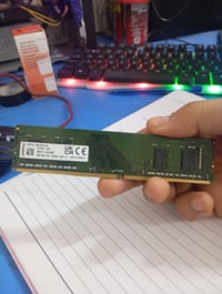 قطعة رام 4 gb DDR4 4GB 3200 KINGSTON  ب25 الف فقط  توصيل موجود  078665...