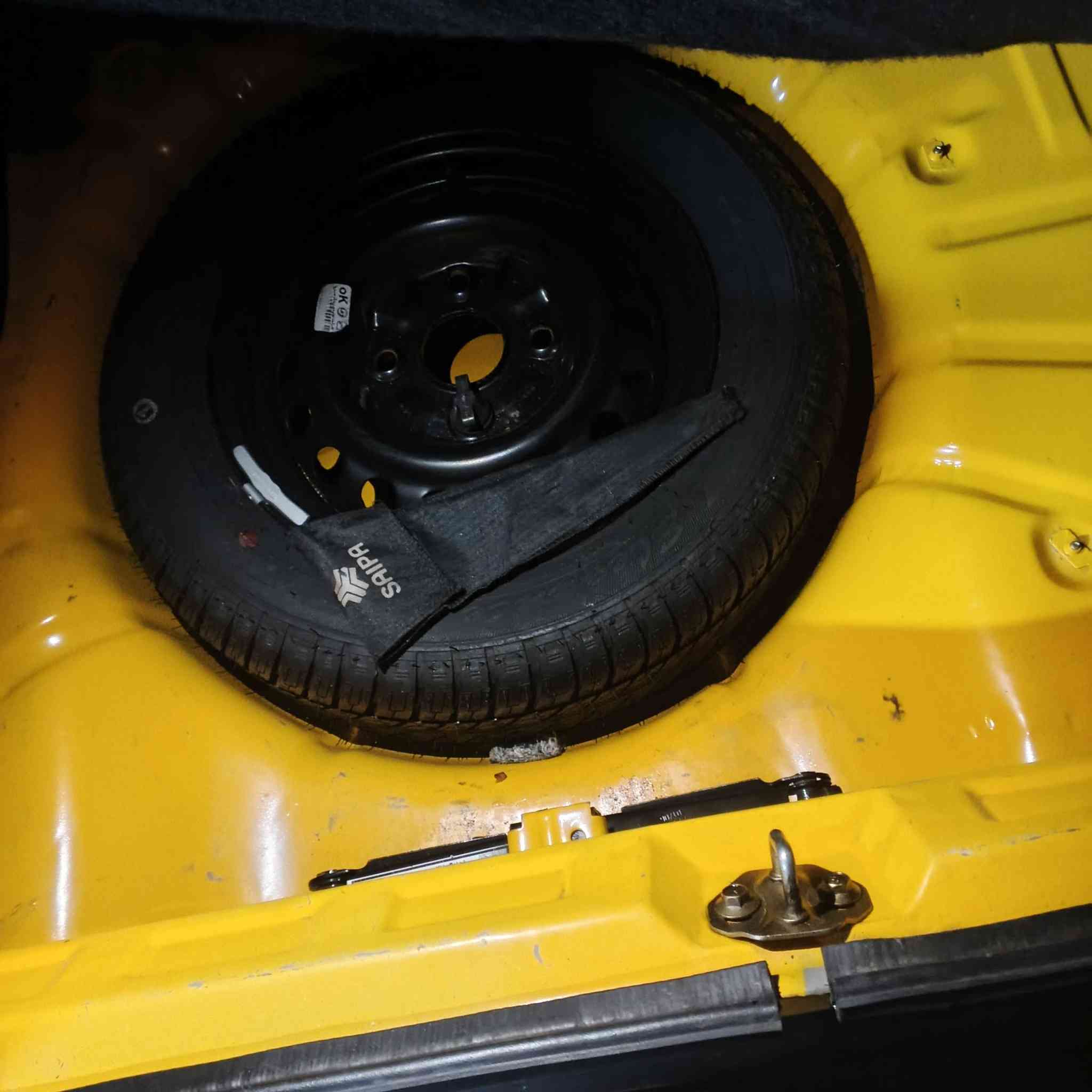 سلام عليكم سايبا موديل 2023 سيارة مكفولة كفاله عامه على وضع الشركة برغي ما امبدل بيها سيارة ماشية 50 عنوان بغداد السعر 70 أو بيها مجال بسيط للتواصل ***********
