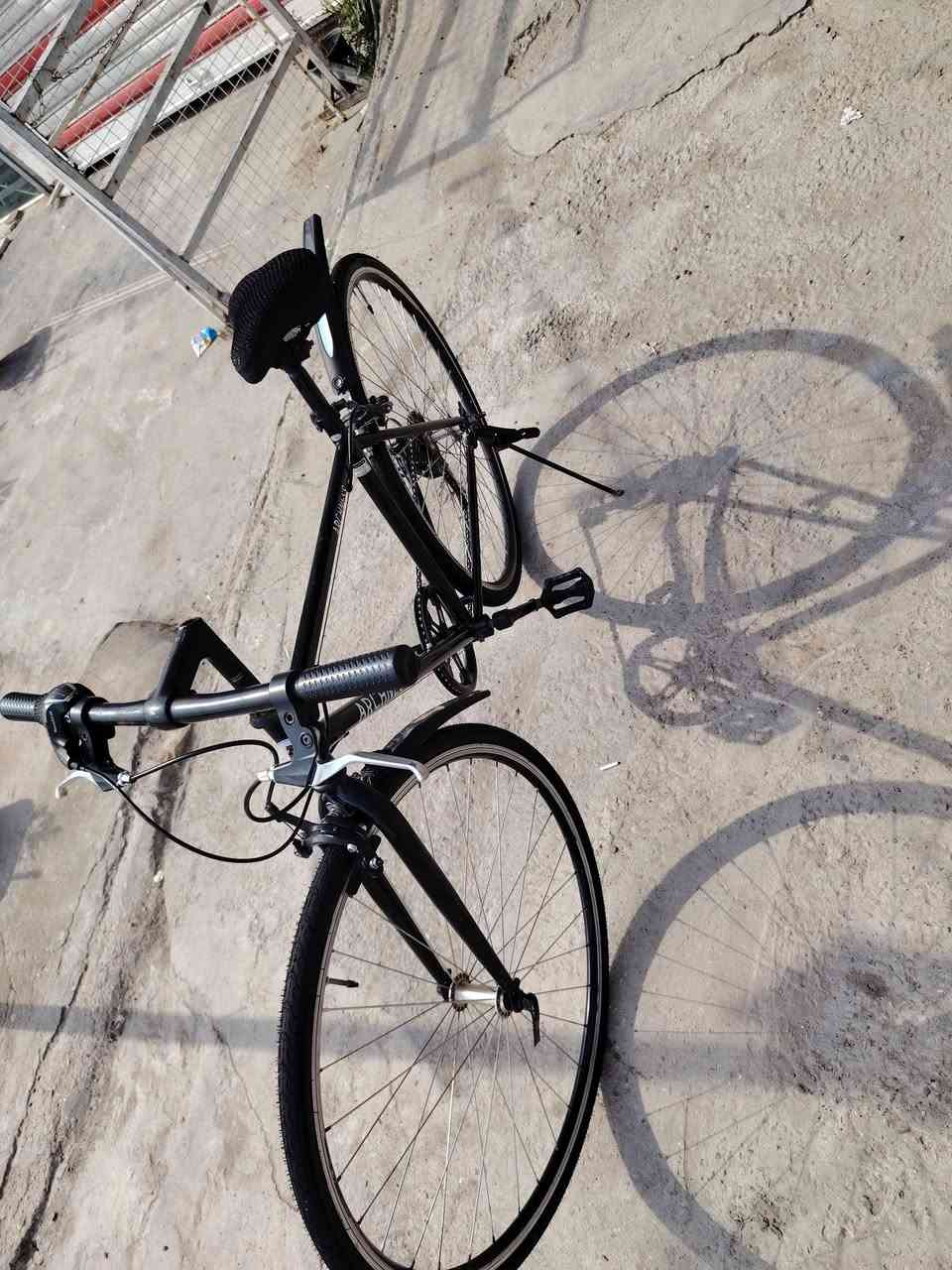 السلام عليكم بايسكل للبيع شي 700 حجم 28 السعر 100 وبمجال 
***********
