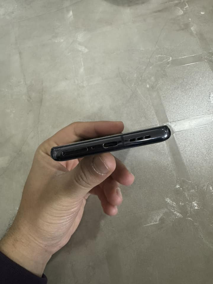 بلاك شارك 5 برو ذاكرة 256 ويا شاحنة وكفر ولزكة
نظيف جدا سعر 360 وبي مجال بسيط
بغداد ***********
