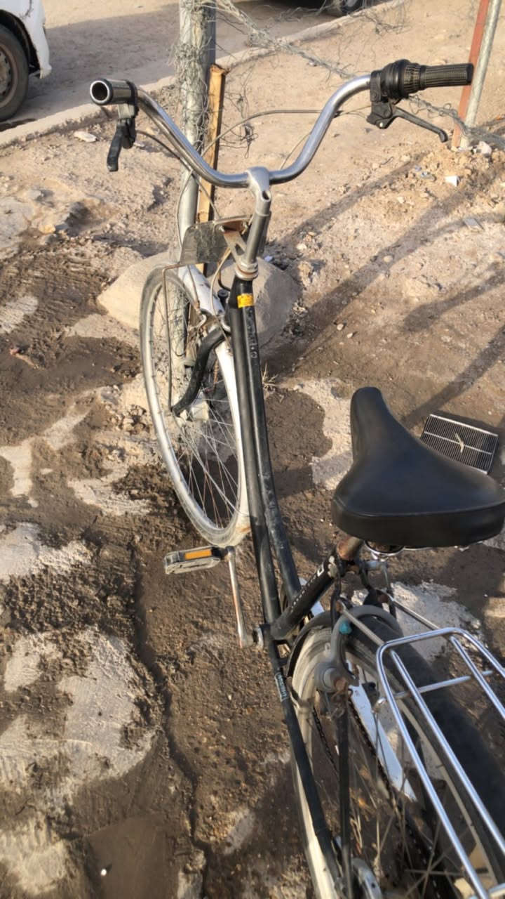 سلام عليكم باسكل بناتي حجم ٢٧ كير ما ناقص اي شي ونضيف وموضح بل صور وويل امامي بطيخه يعني لايت برك امامي خلفي السعر ١٠٠ وبي مجال مكان بغداد الدوره 
***********
