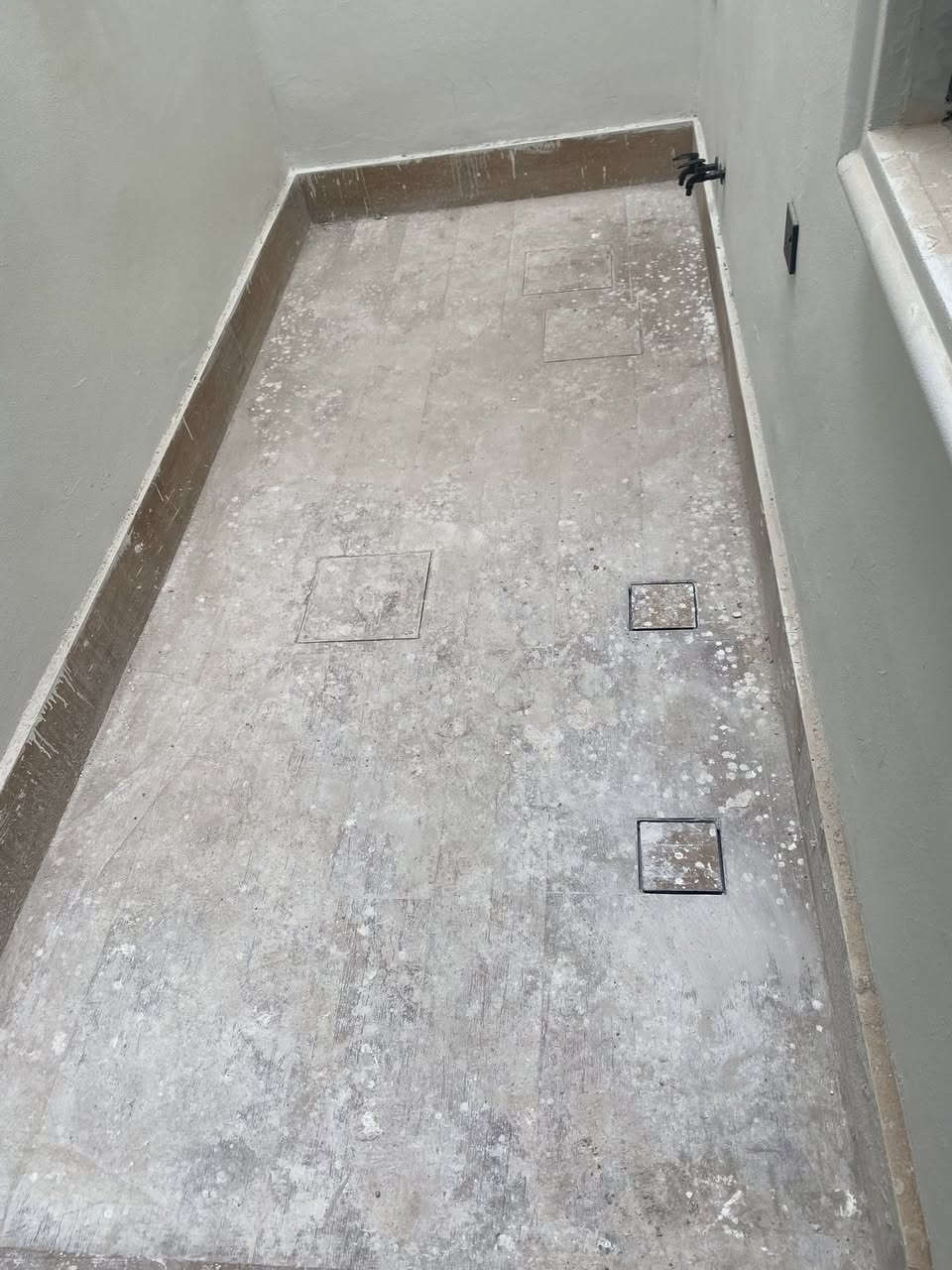 غسل وتنضيف بعد البناء 
***********
