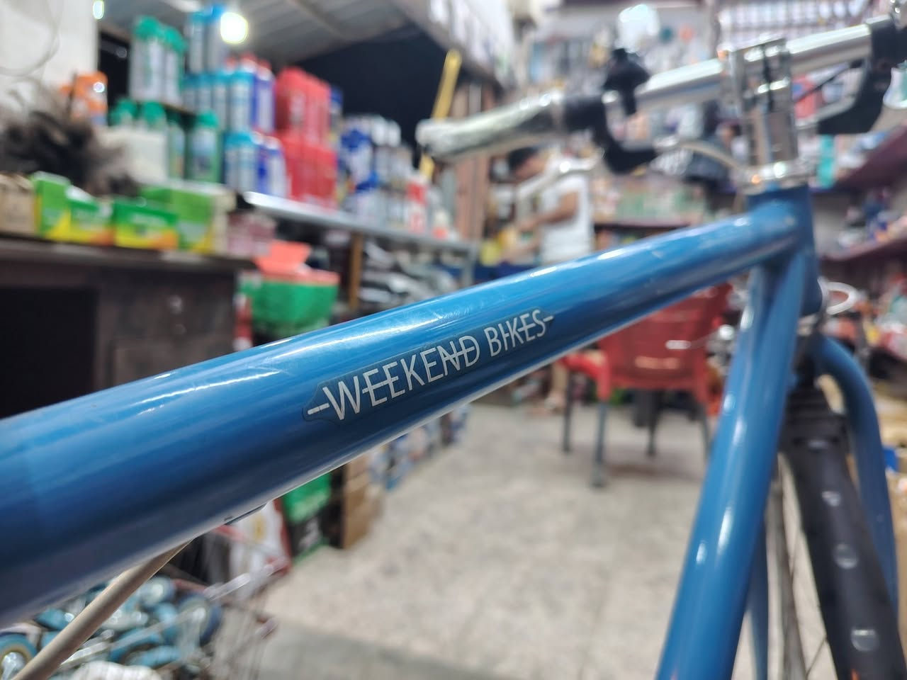 السلام عليكم.
بايسكل c700 حجم ٢٦.
شركه WEEKEND BIKES
هيكل الالمنيوم مقاوم للصدأ
غيرات خارجيه ٧ سرع
مناسب للمشاوير وخفيف ومريح
السعر 130. مكاني بغداد
للاستفسار /***********.
