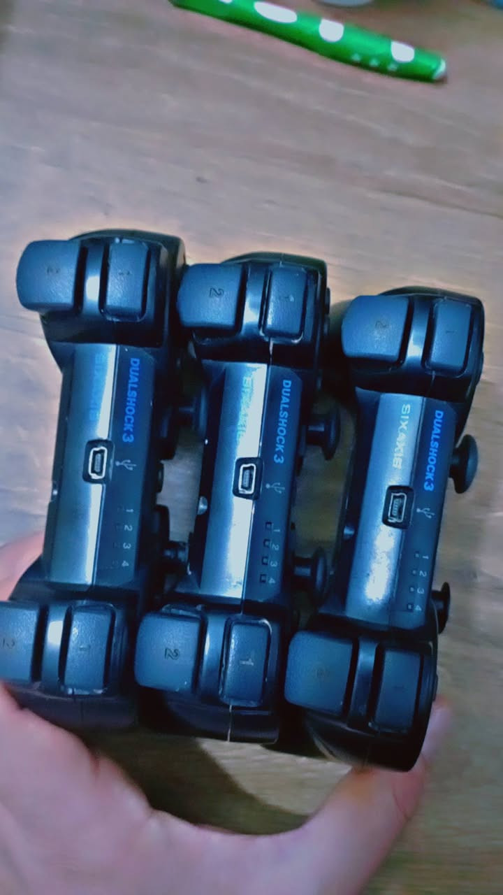 جوستكات اصليات بالة   Sony PlayStation 3  سعر القطعة 5
كلهن شغالات ويشحنن بس بيهن خلل التجاه يدوس وحده او الاكس  والباقي كله شغاله الازرار


**إذا كنت صاحب هذا الإعلان وتريد حذفه لأي سبب، رجاءا أرسل رسالة إلى الدعم الفني**