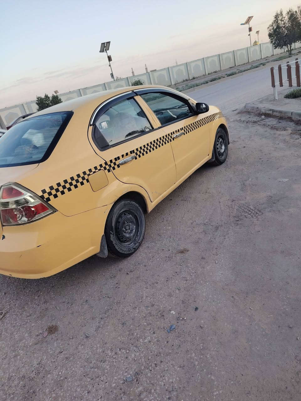 السلام عليكم
افيو للبيع مديل 2010 مكينه وكير ستوني شادهن حاويه مكفوله من ضربه سنويه   مجدد بسمي حداديه جديده هيئه  تخم تاير العنوان النجف مناذره السعر(٤٦) وبيها مجال( ***********)
