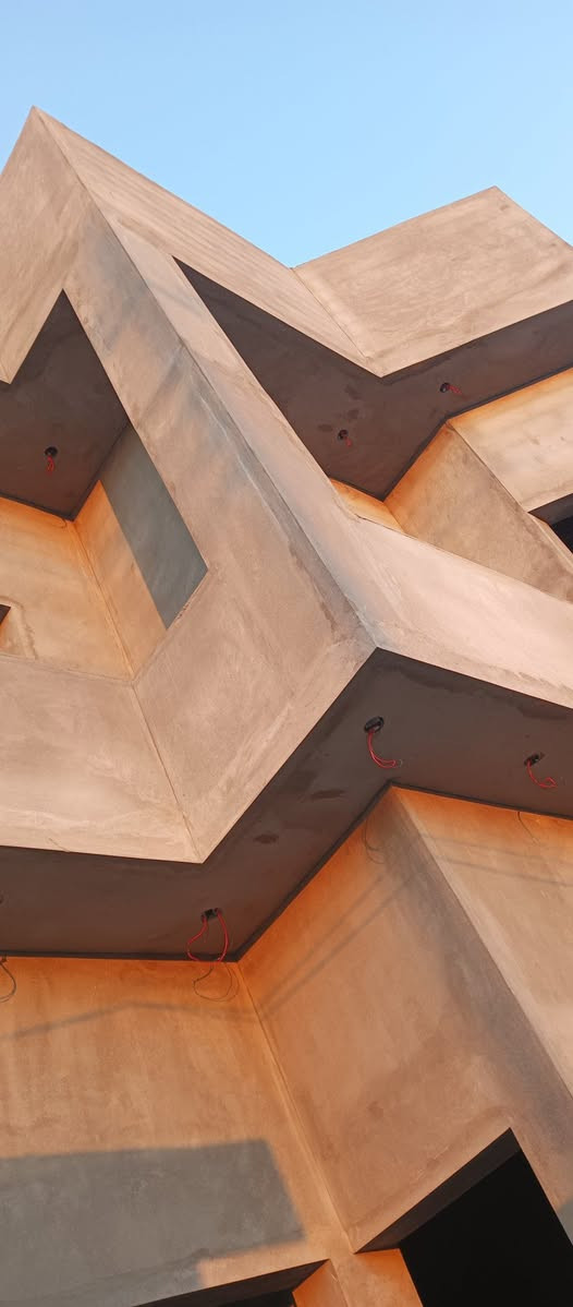 سلام عليك اشتغل جميع انواع لبخ سغل خشن طكت مالج واجهات اوشتغل تبياض بورك شرط امرايه اوتبياض كبس *********** واتس ابو حسين
