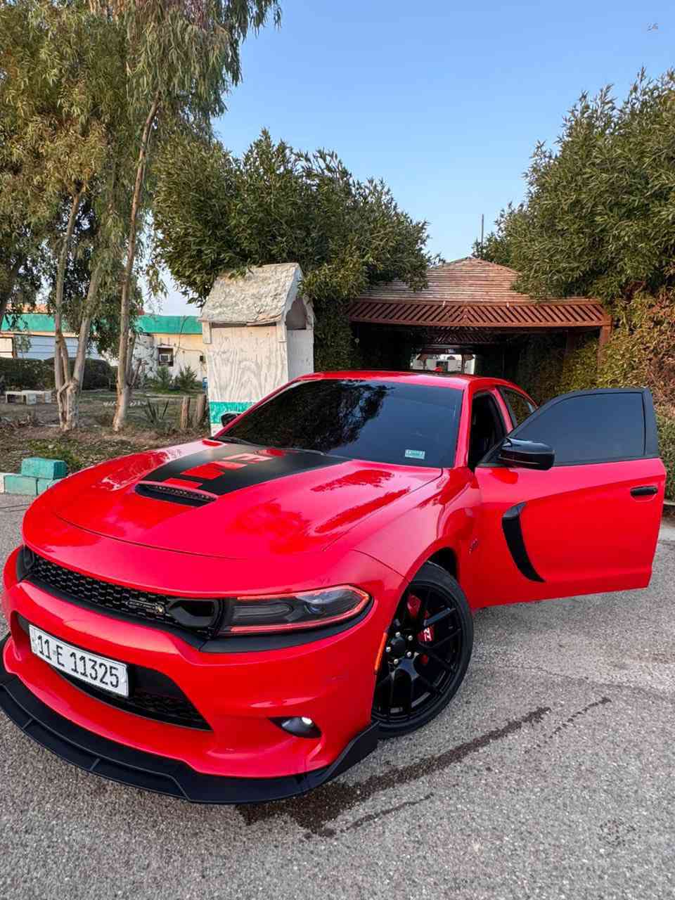 السلام عليكم
تشارجر موديل 2015 ار تي ماكس 
سيارة حلوة ونضيفة احلة من صور 
حادثهة موجود بلمنشور 
مواصفاتهة معروفة فول 
السعر 175 وبيهة مجال بسيط 
العنوان الشعب
للأستفسار ***********
